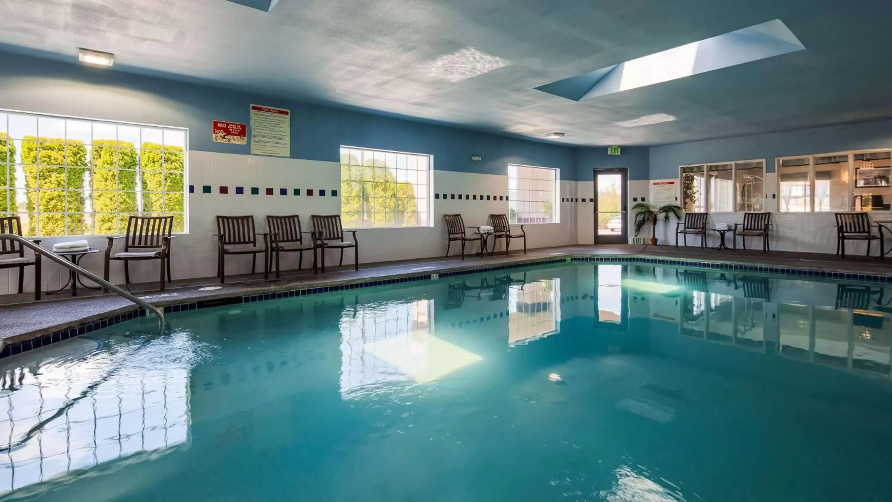 On site, Swimming Pool in Best Western Plus Liberty Lake Inn