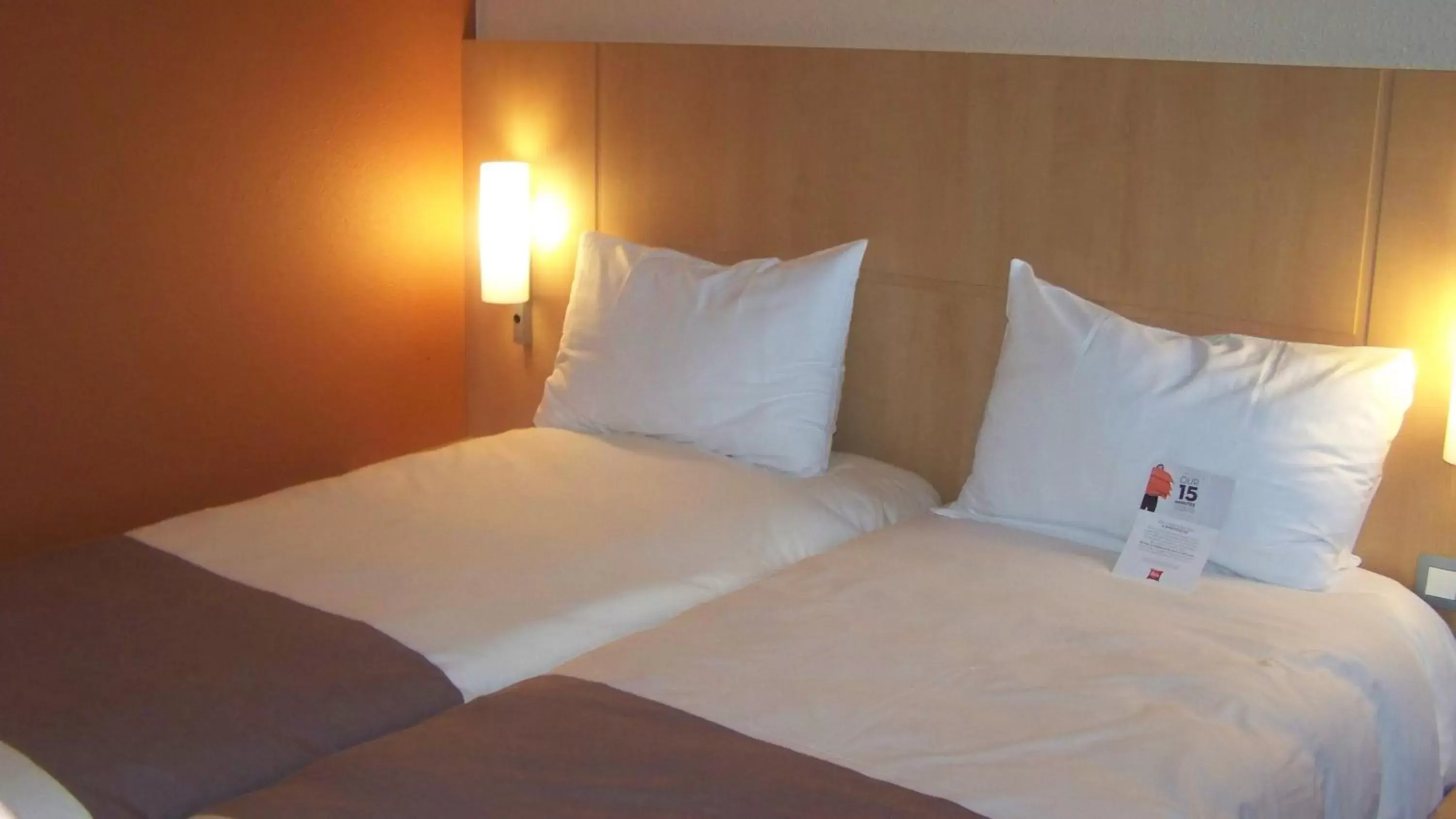 Bedroom, Bed in ibis Hotel Brussels Expo Atomium