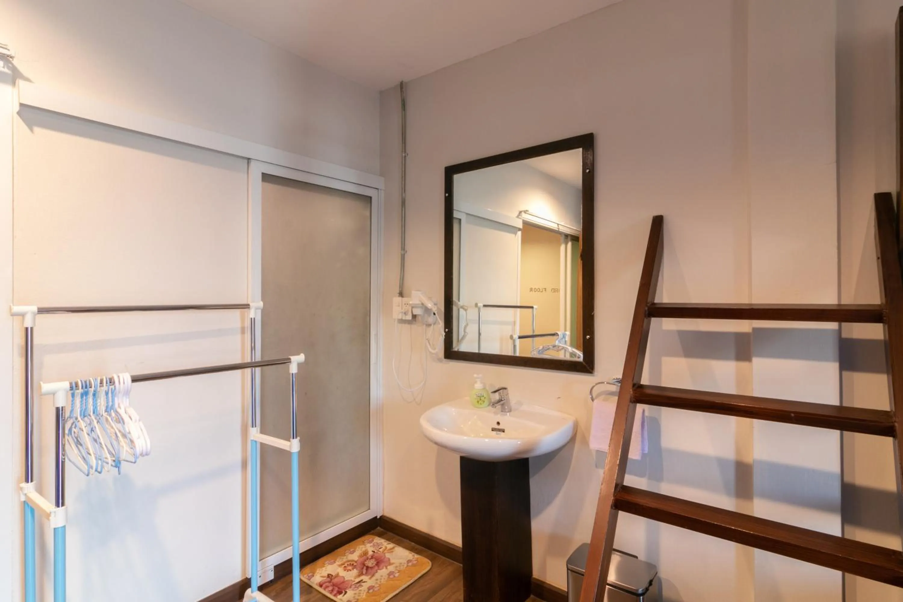 Bathroom in Phob phan Hostel