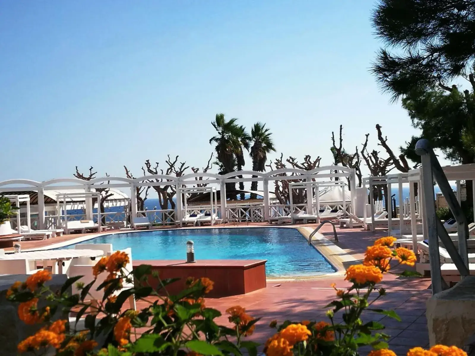 Swimming Pool in Hotel Residence La Corvetta