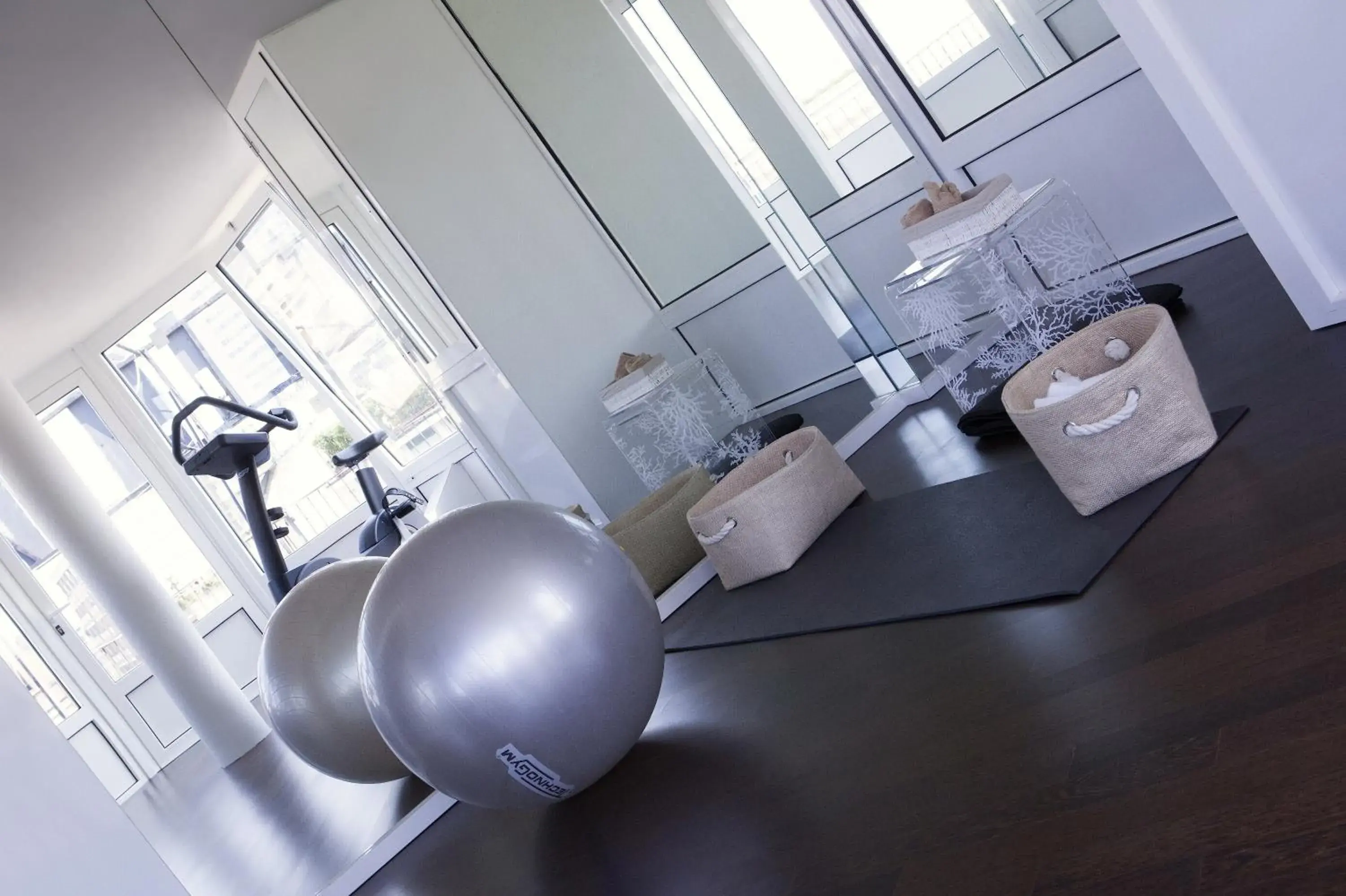 Fitness centre/facilities, Bathroom in Hotel Mennini