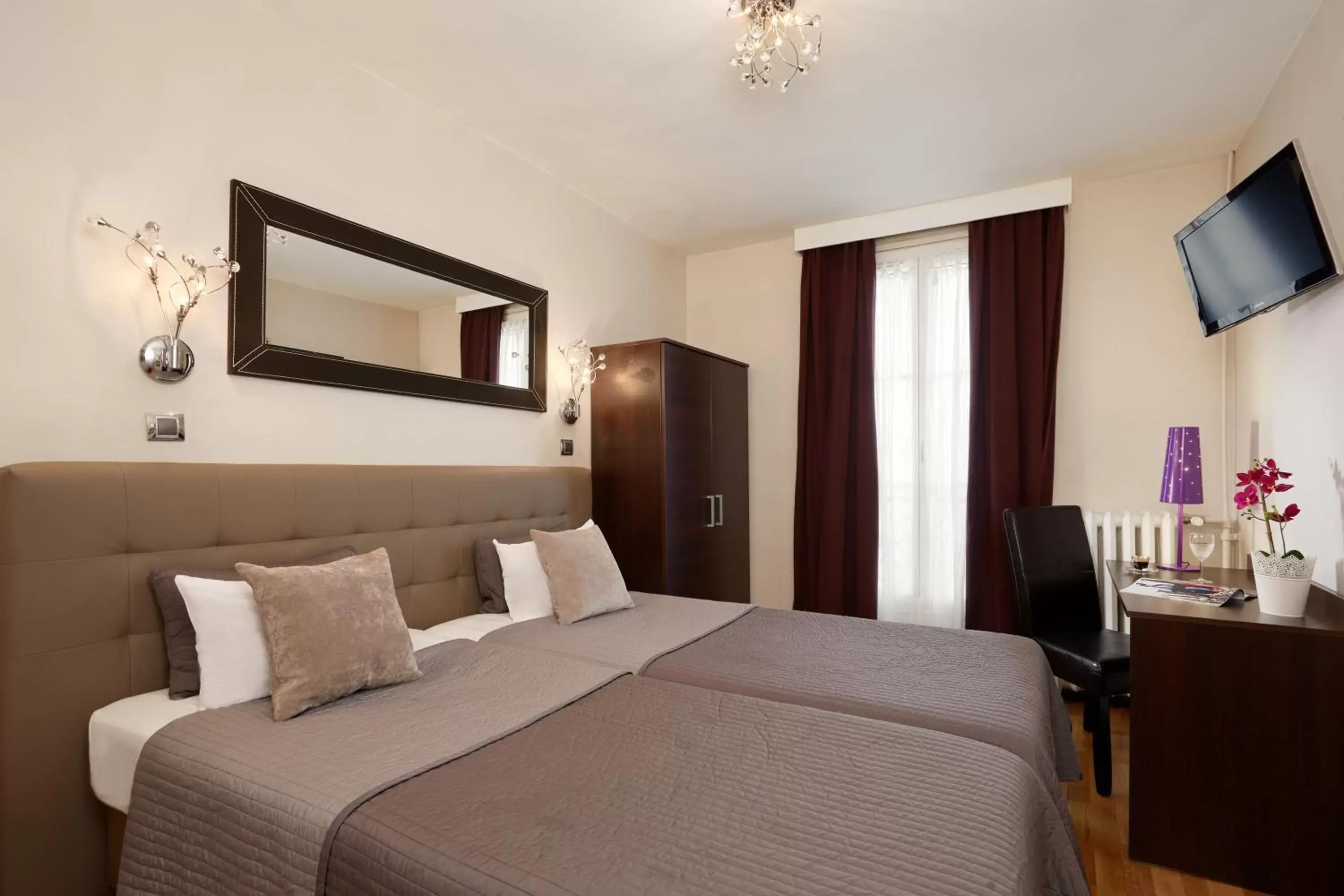 Bedroom, Bed in Hotel Le Twelve