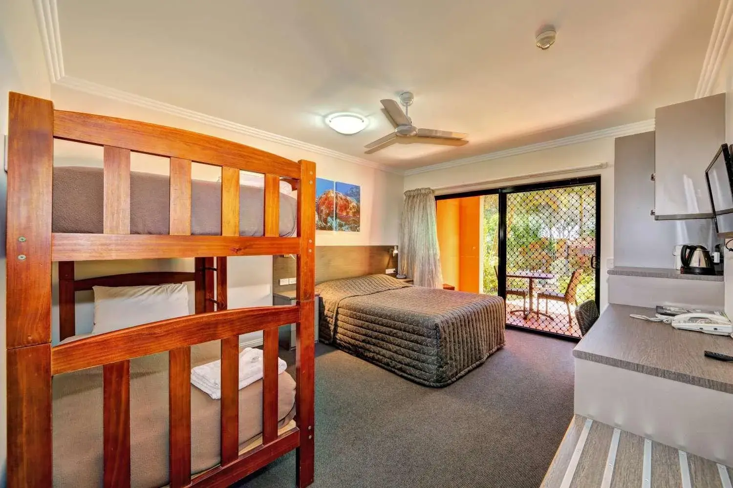 Photo of the whole room in Kacy's Bargara Beach Motel