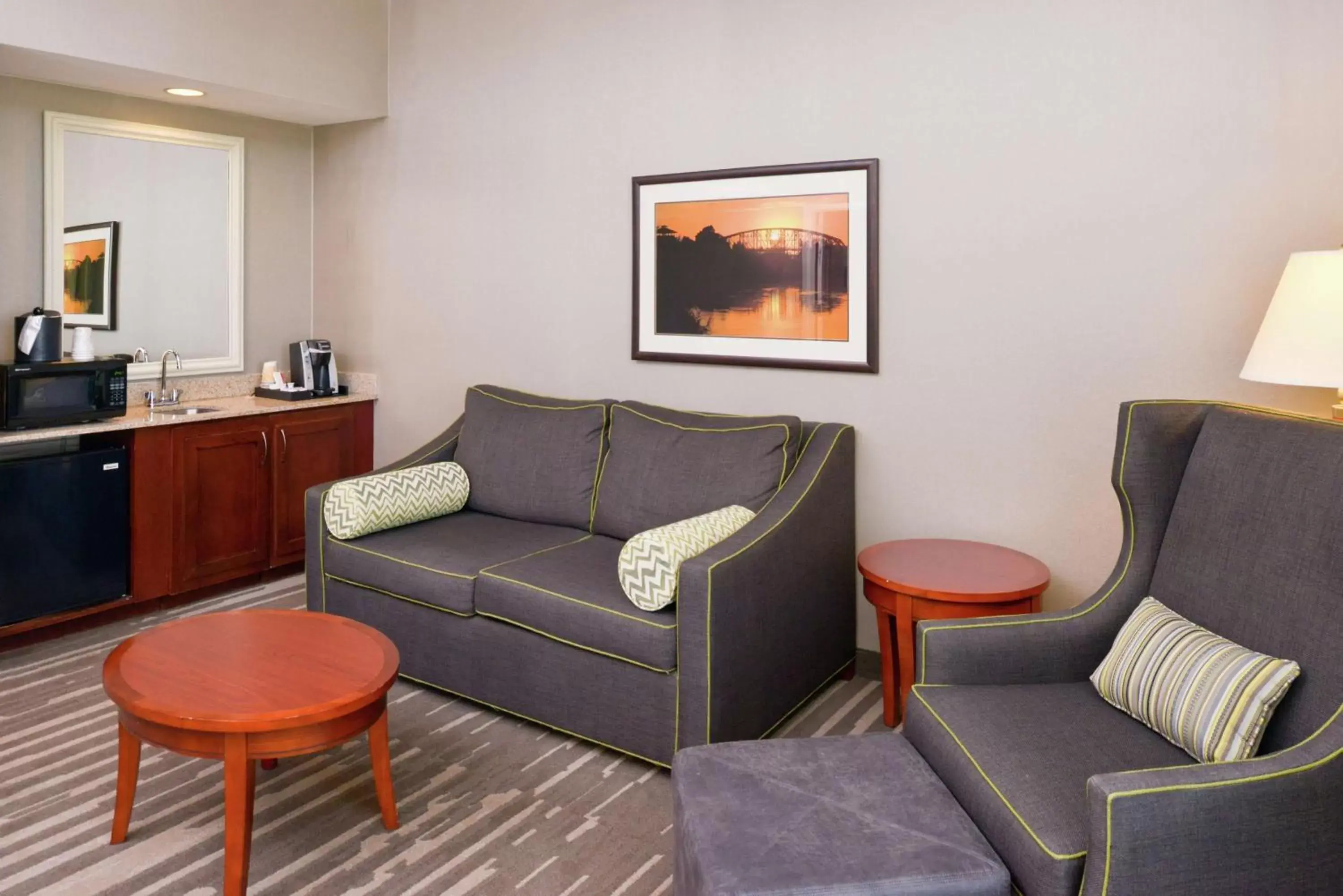 Living room, Seating Area in Hilton Garden Inn Yuma Pivot Point