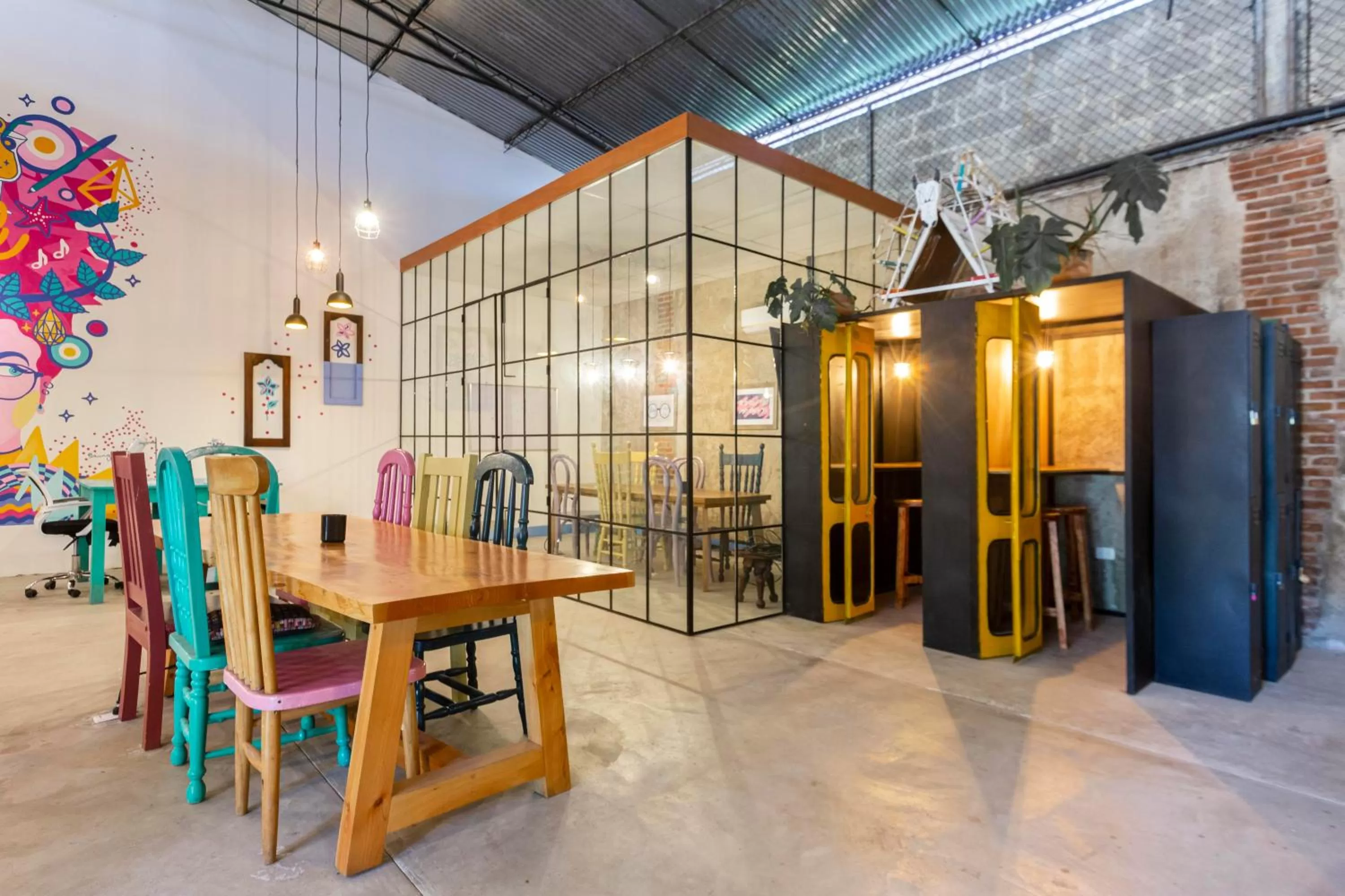 Business facilities in Socialtel Antigua