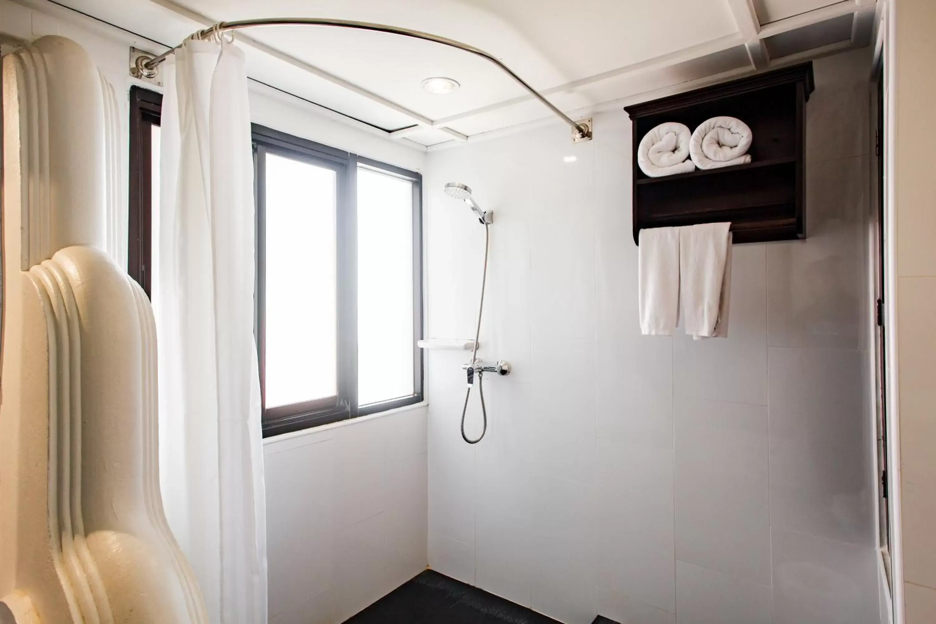 Shower, Bathroom in Raming Lodge Hotel & Spa