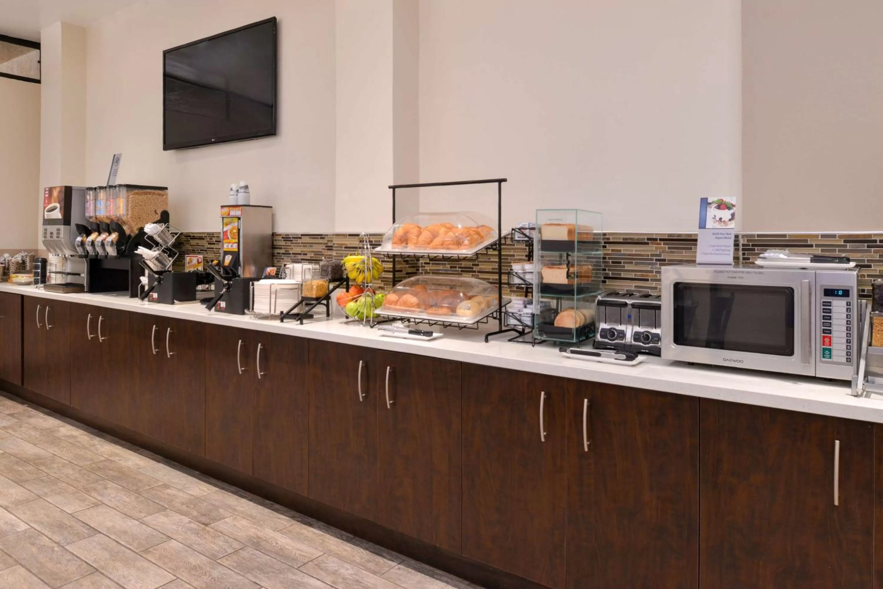 Restaurant/places to eat in Best Western Airpark Hotel - Los Angeles LAX Airport