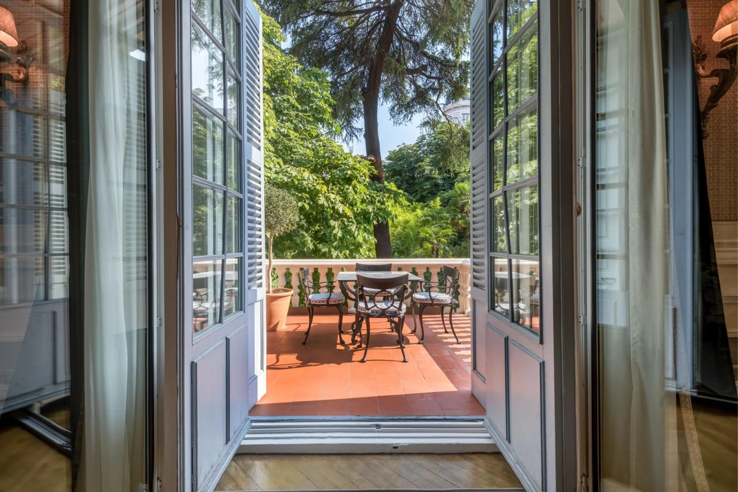 Photo of the whole room in Santo Mauro, a Luxury Collection Hotel, Madrid