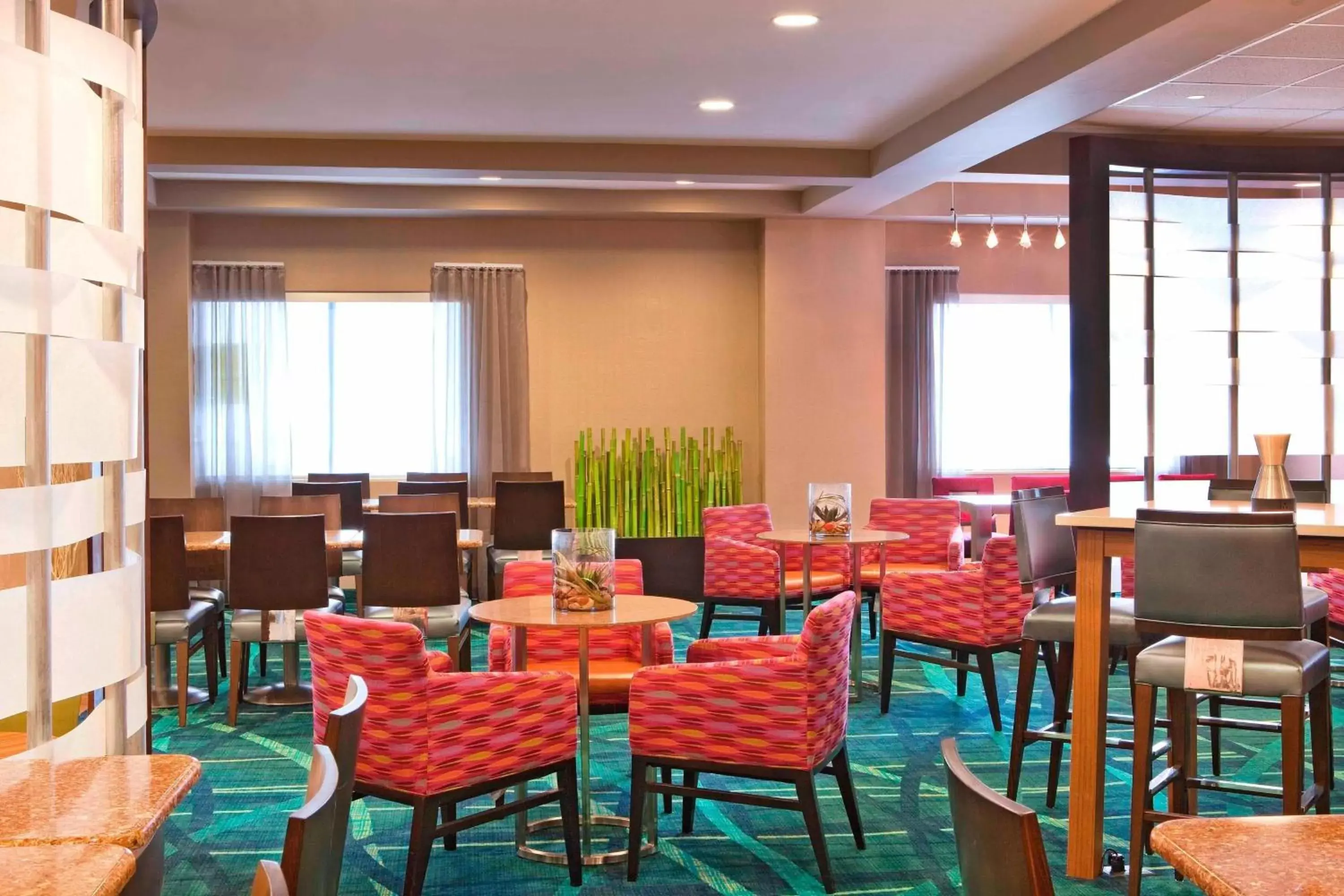 Breakfast, Restaurant/Places to Eat in SpringHill Suites Boston Peabody