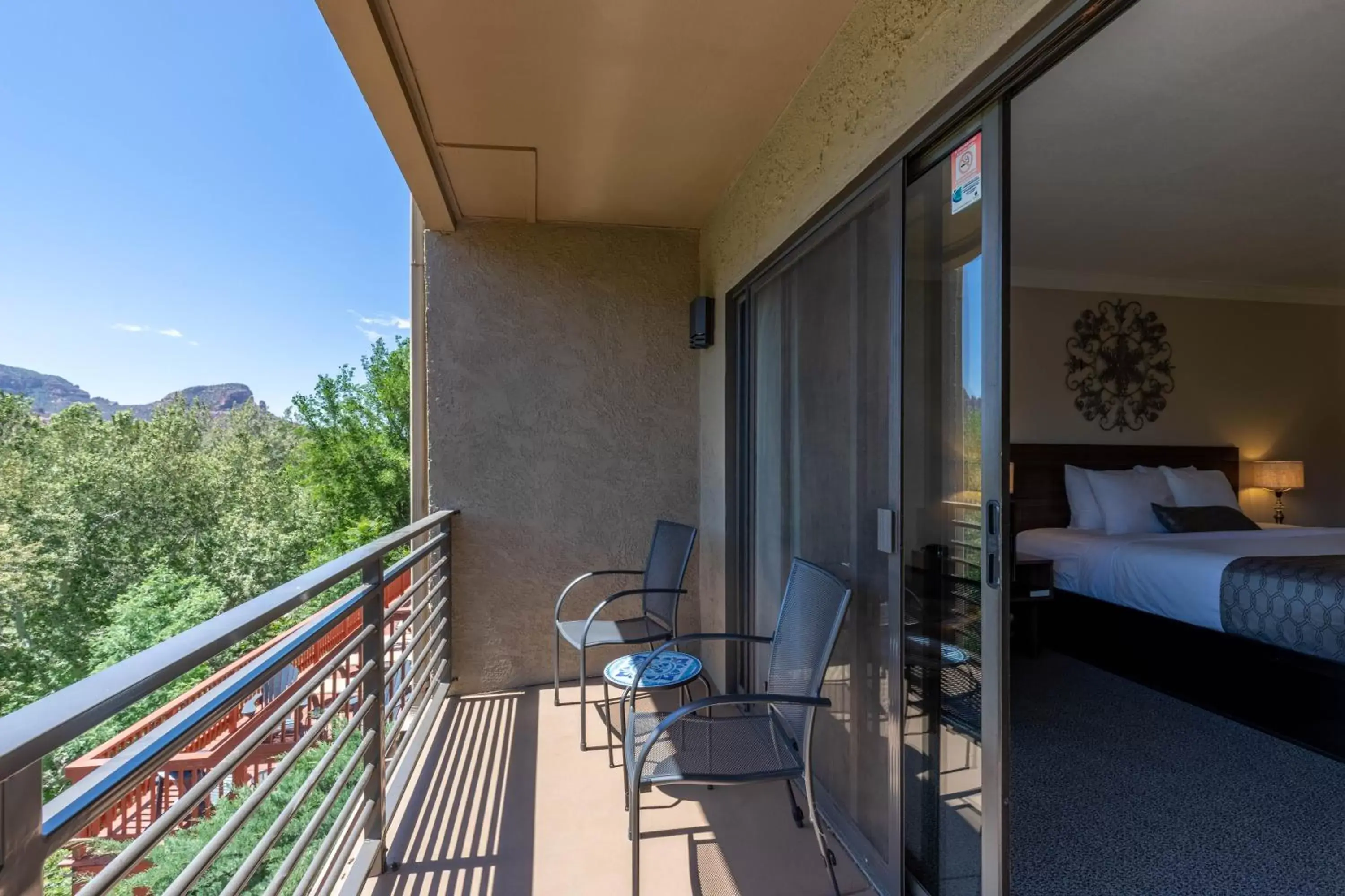 View (from property/room), Balcony/Terrace in Cedars Resort
