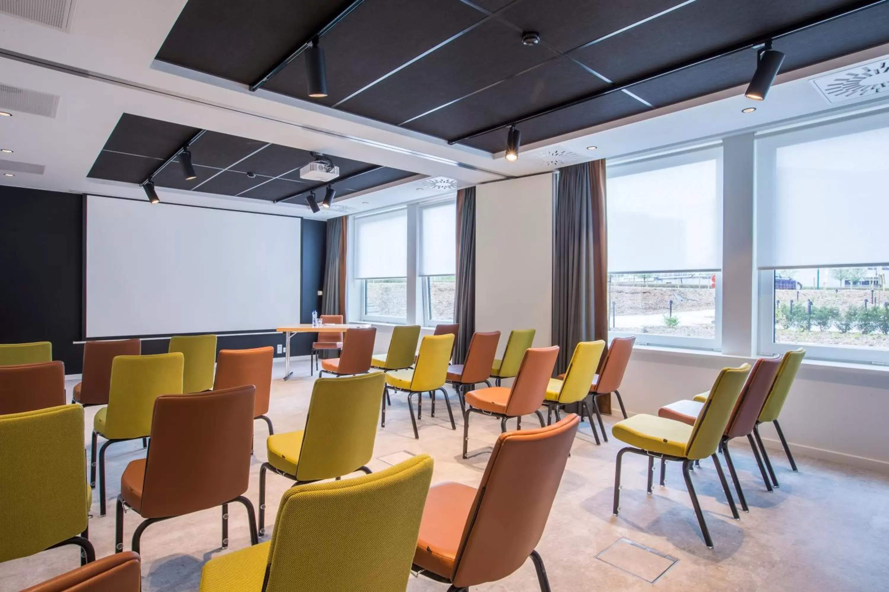 Meeting/conference room in Park Inn By Radisson Brussels Airport