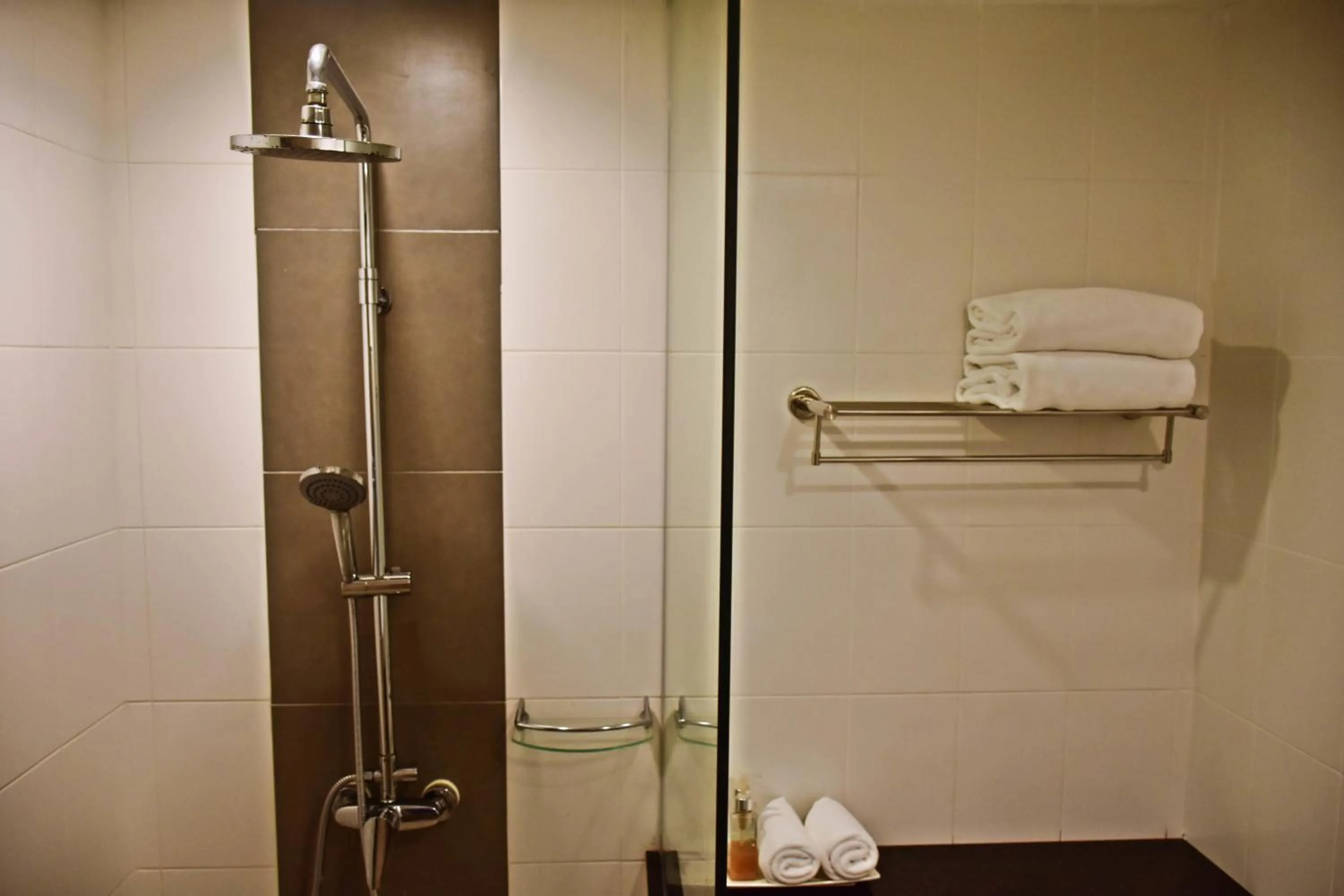 Shower in Ocean and Ole Patong