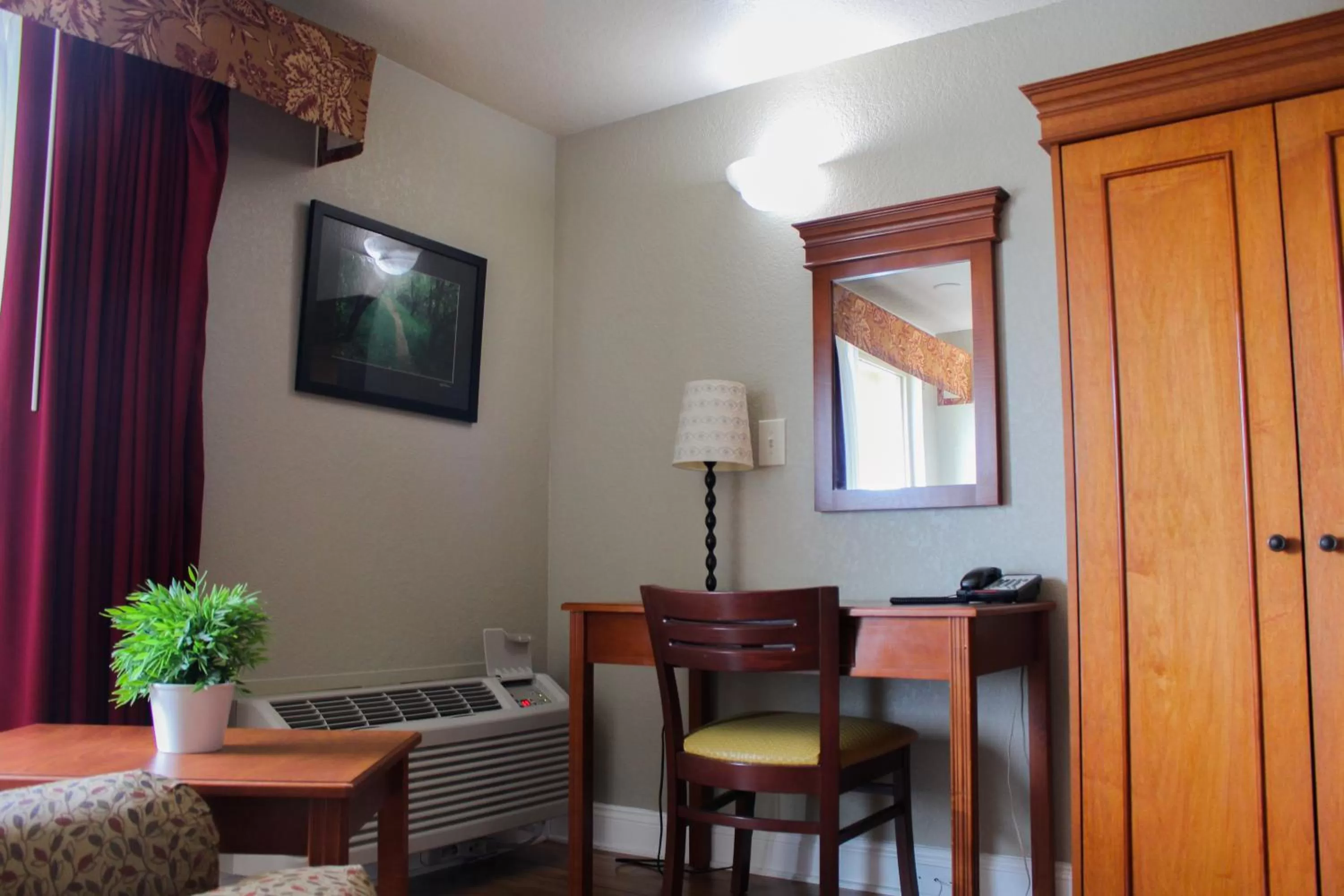 Bedroom in Stratford Inn