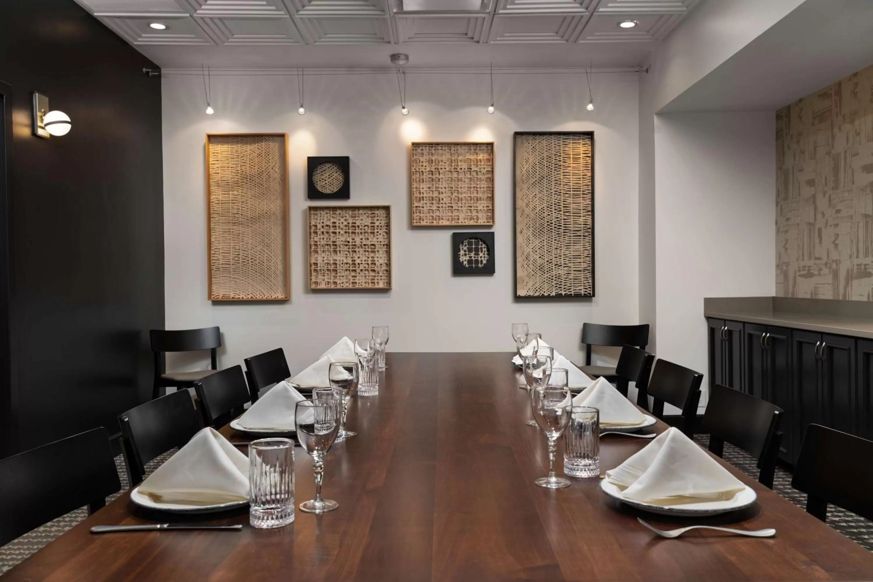 Meeting/conference room in DoubleTree by Hilton Pittsburgh Airport