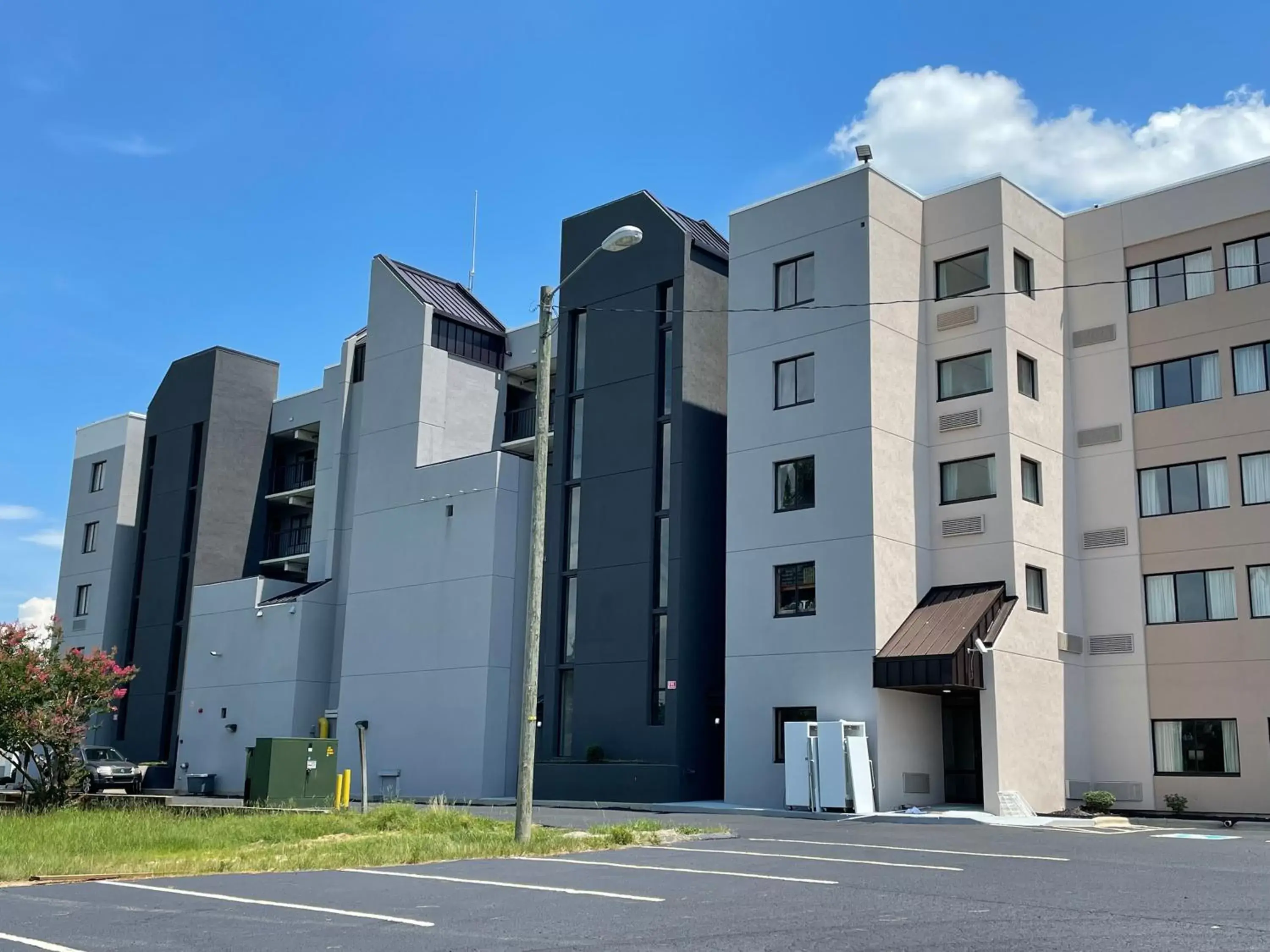 Property Building in Comfort Inn & Suites Spring Lake - Fayetteville Near Fort Liberty