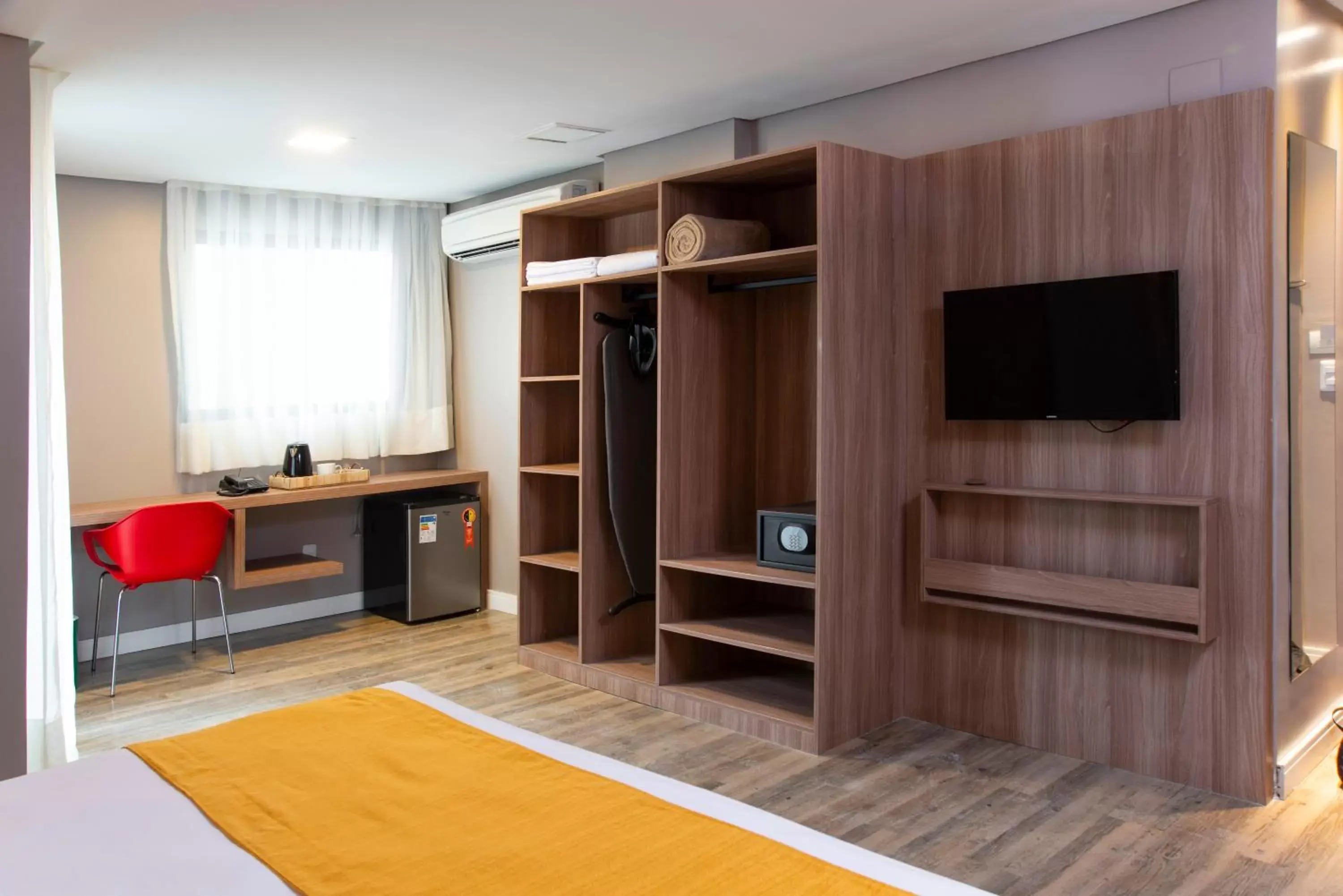 Photo of the whole room, TV/Entertainment Center in Comfort Hotel Maceió