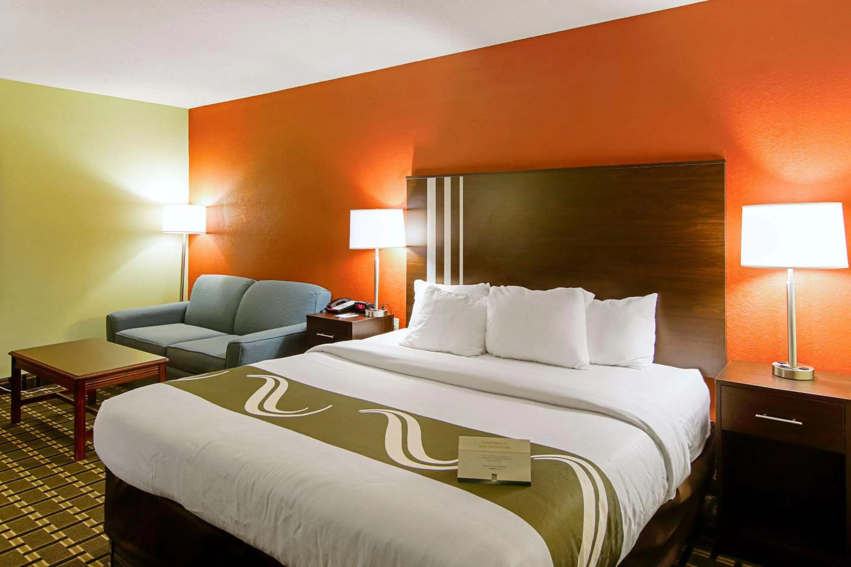 Photo of the whole room, Bed in Quality Inn Plainfield I-395