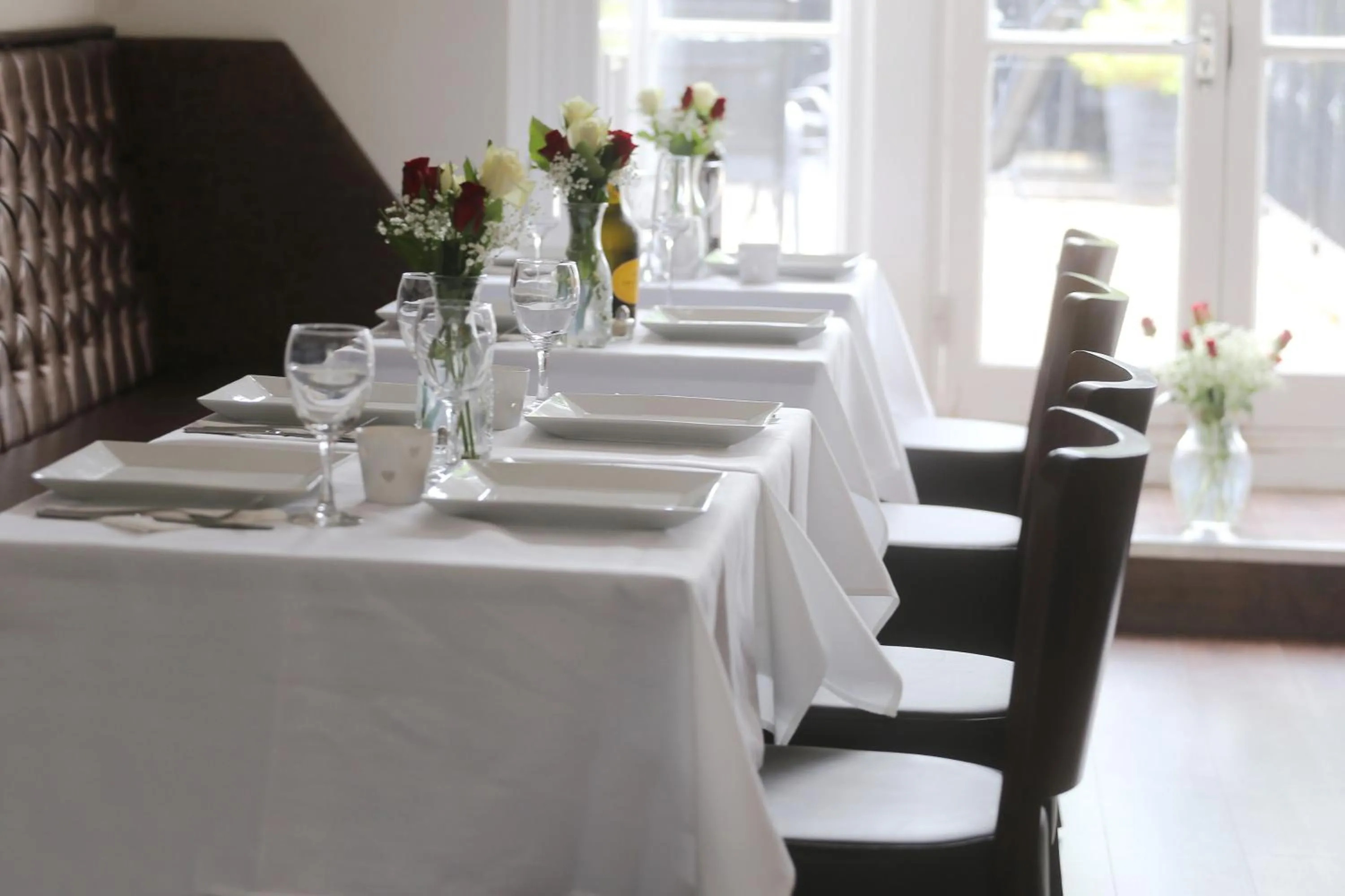 Restaurant/places to eat in Hotel Tia