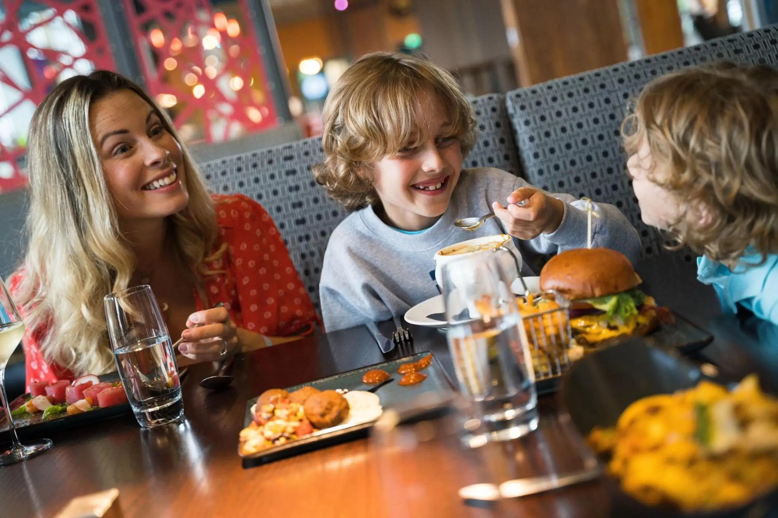 Food and drinks in The Kartrite Resort and Indoor Waterpark Food and drinks in The Kartrite Resort and Indoor Waterpark