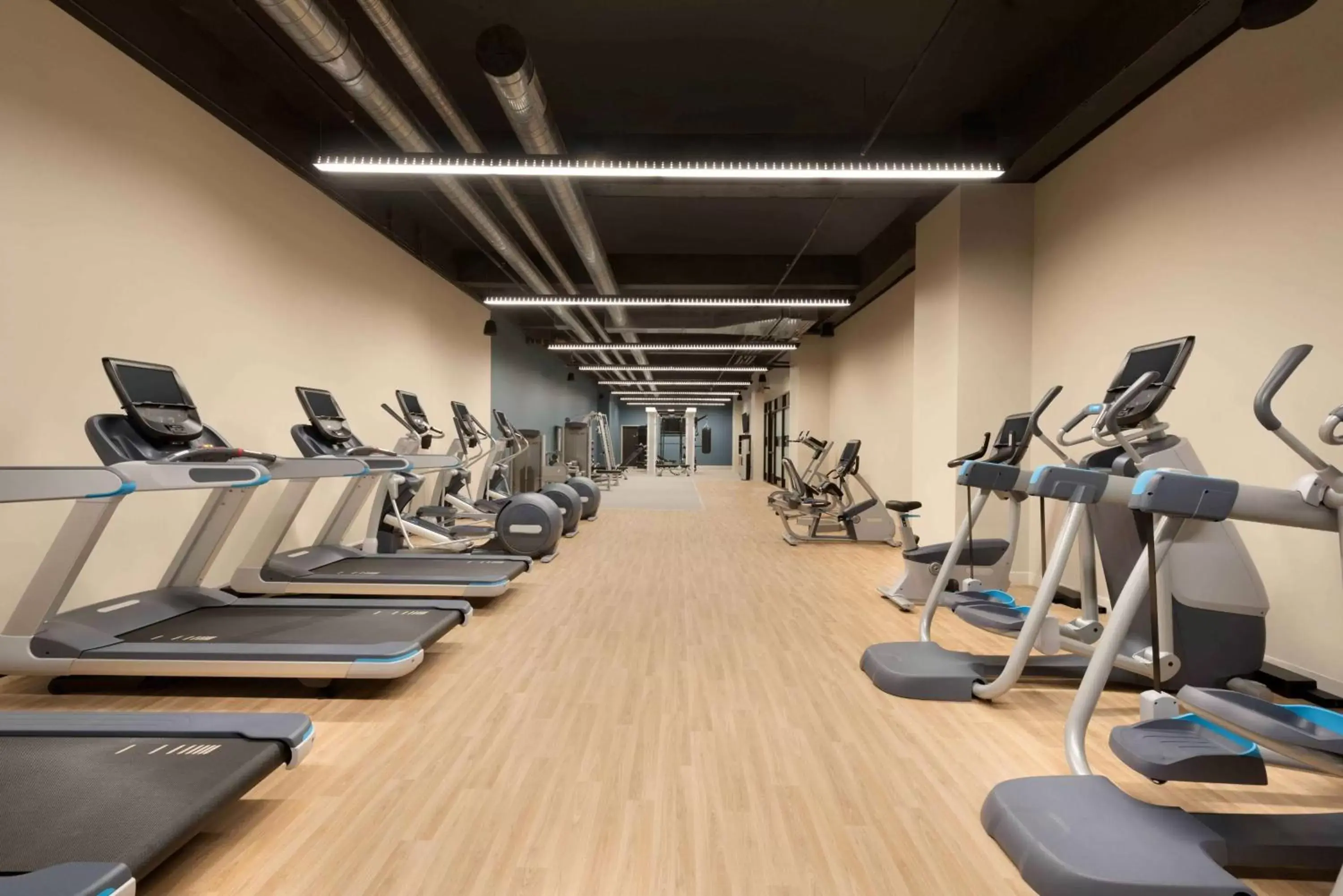 Fitness centre/facilities, Fitness Center/Facilities in Embassy Suites By Hilton Minneapolis Downtown Hotel