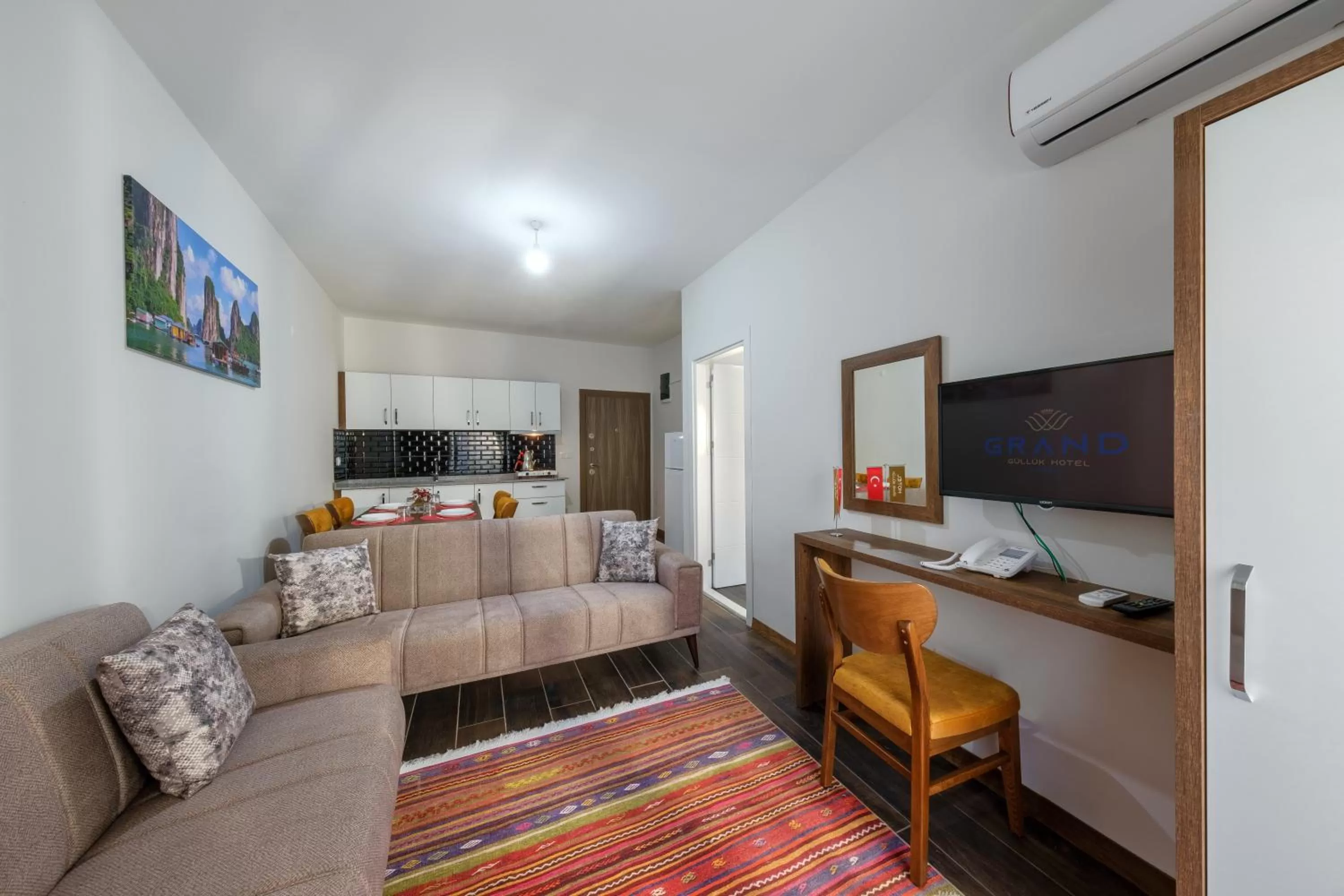 Living room in Grand Gulluk Hotel City Center Antalya