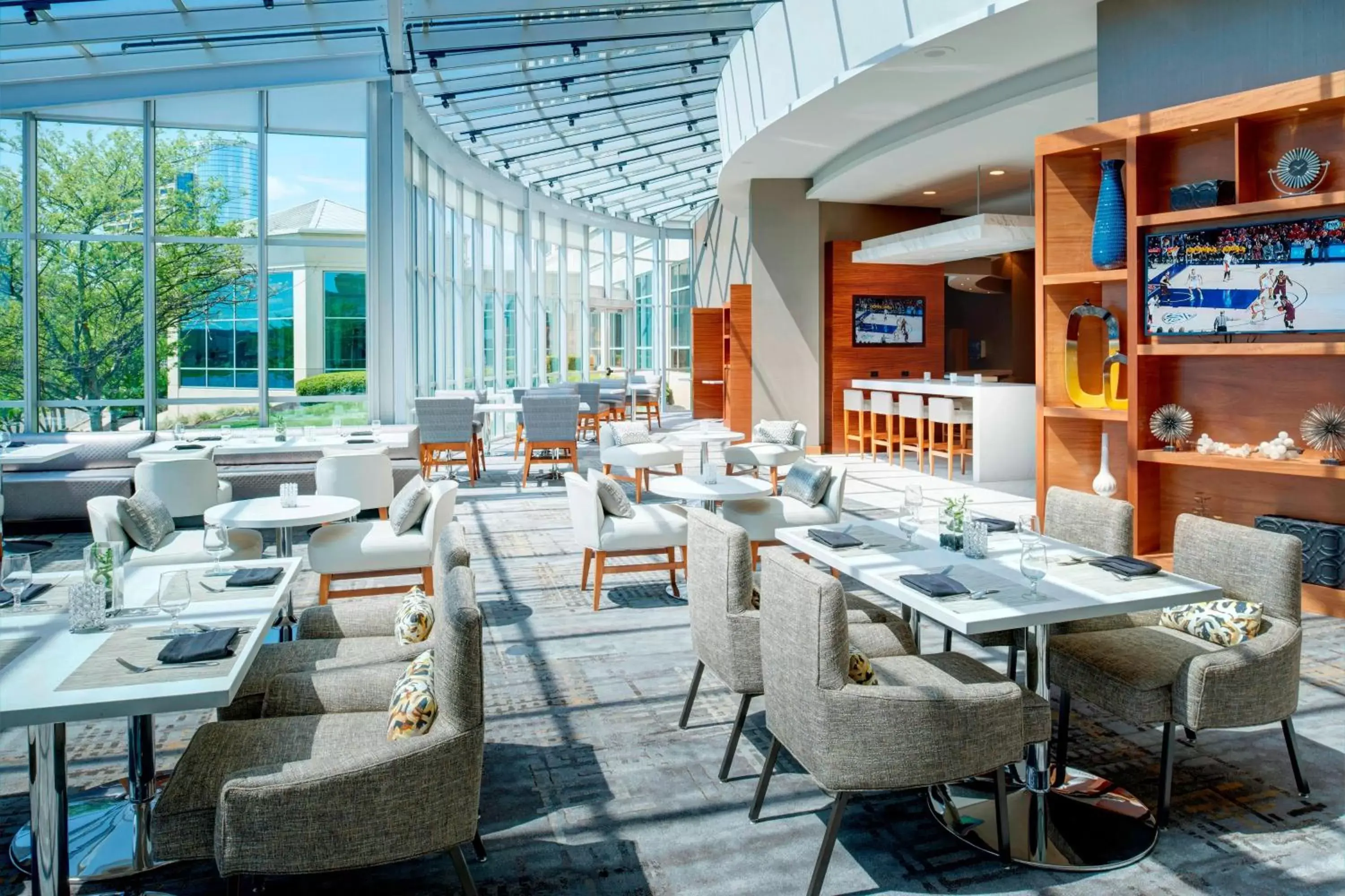 Restaurant/Places to Eat in Marriott Indianapolis North