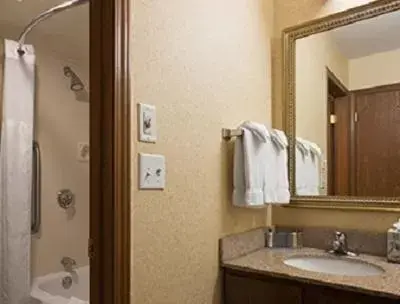 Shower, Bathroom in Hawthorn Suites - Fort Wayne