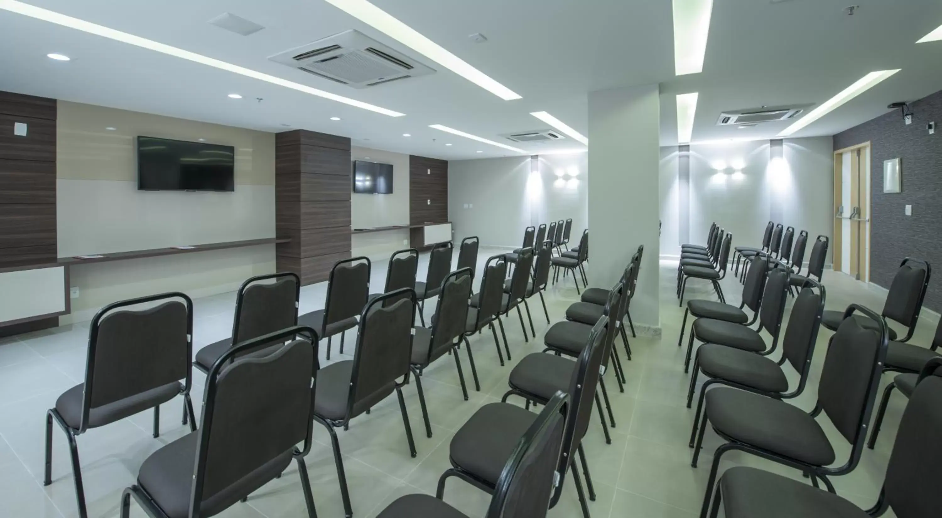 Meeting/conference room in Promenade Prime Itaboraí