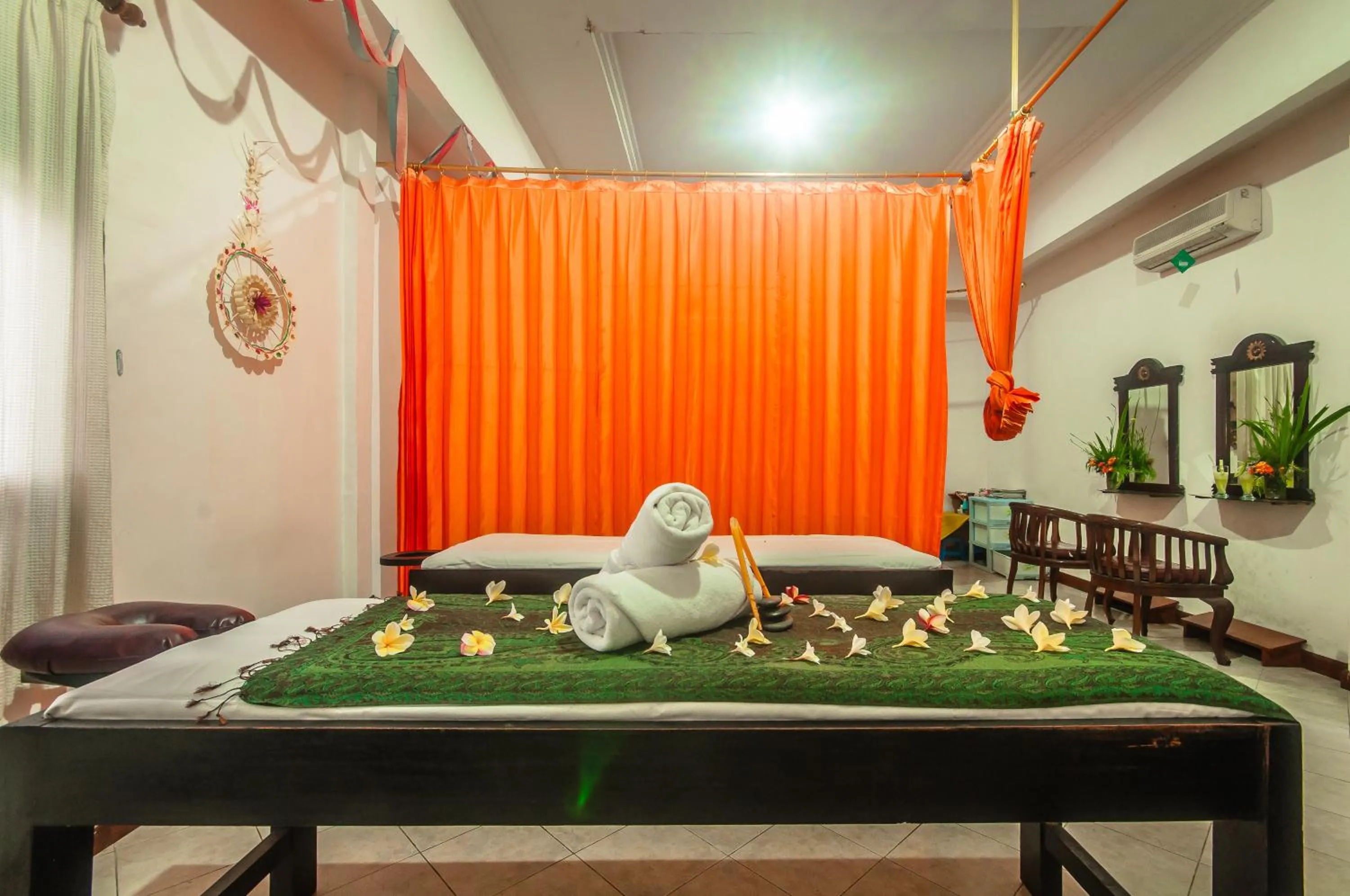 Massage in Sahadewa Resort & Spa