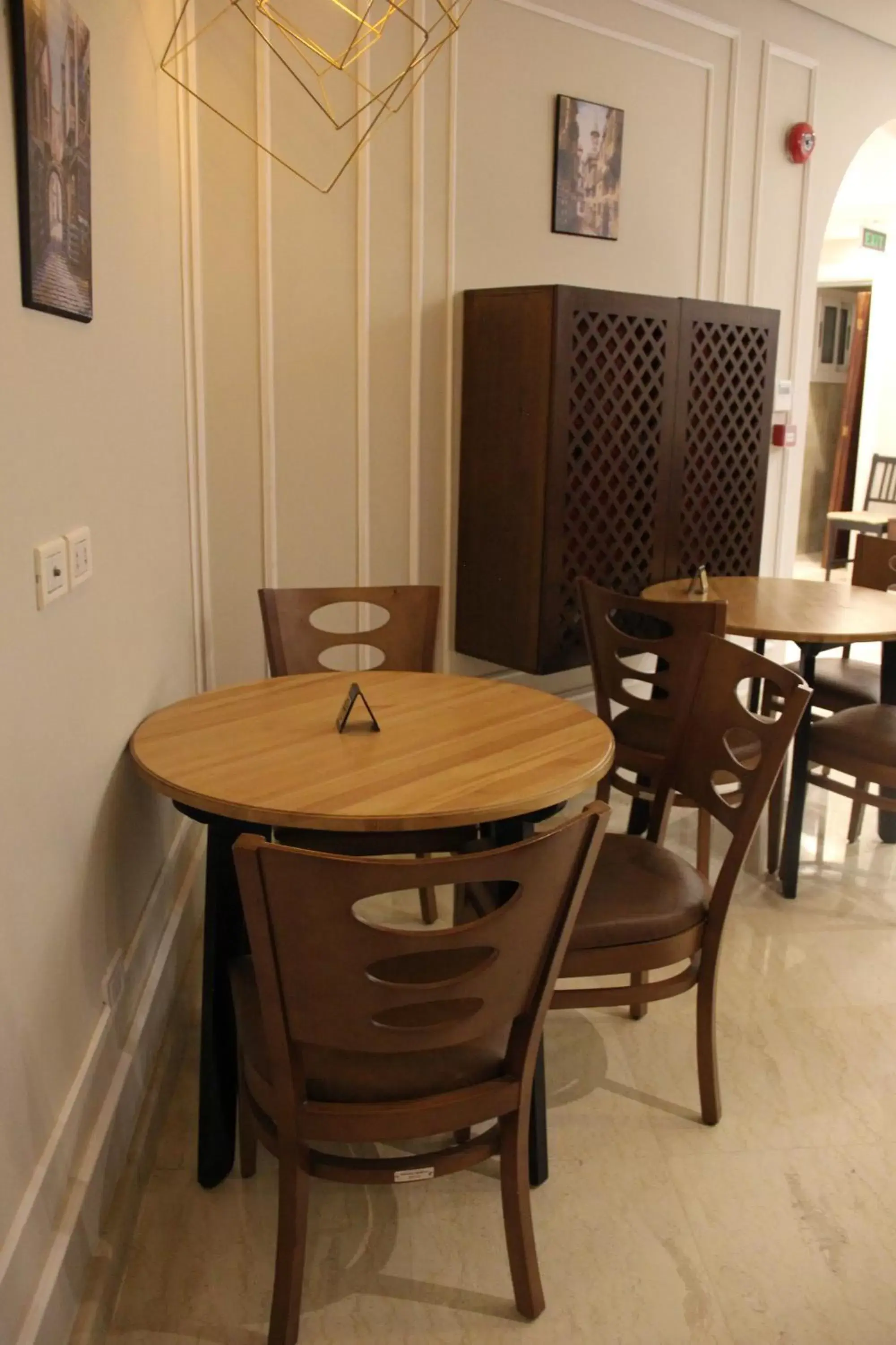 Restaurant/places to eat, Dining Area in Miramar Downtown
