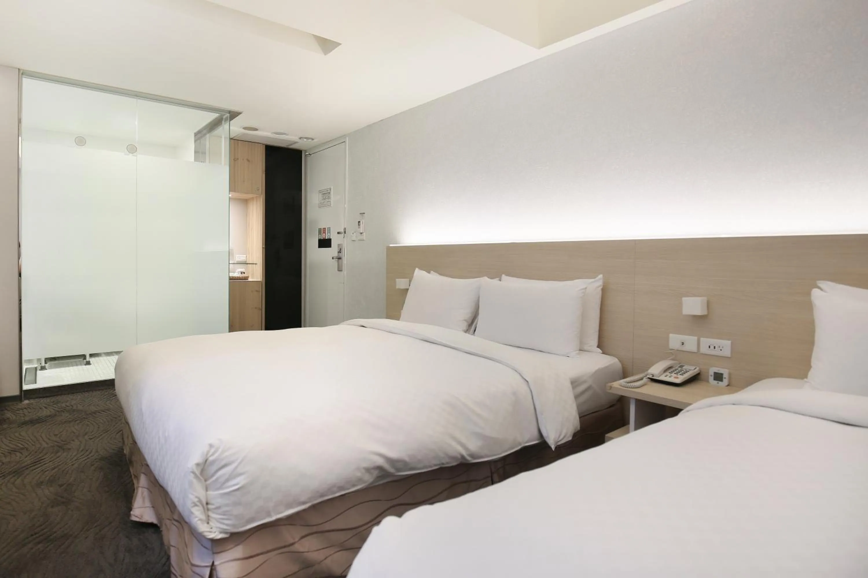 Photo of the whole room, Bed in Dandy Hotel-Daan Park Branch