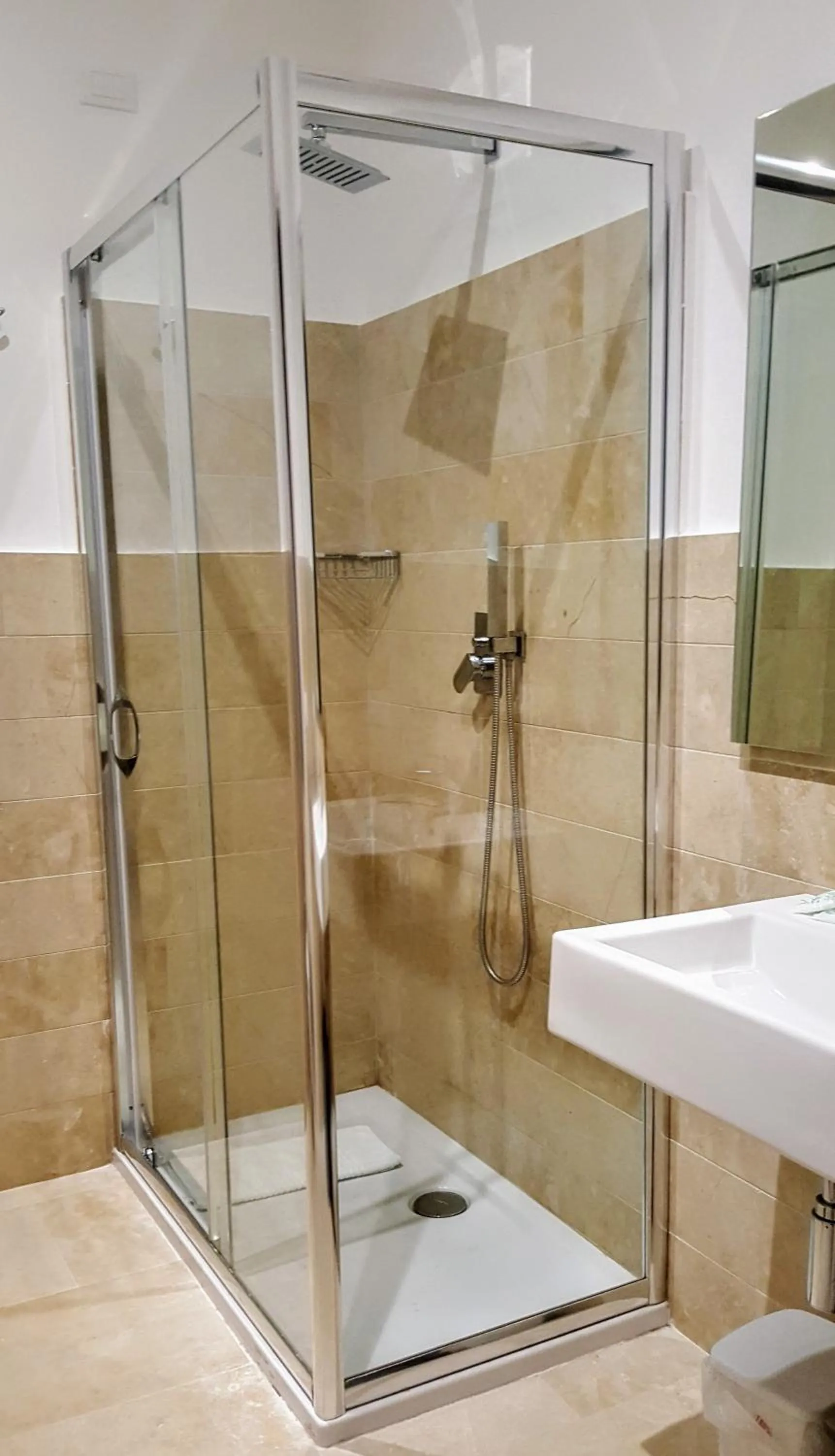 Shower in ZIBIBBO SUITES & ROOMS - Aparthotel in Centro Storico a Trapani