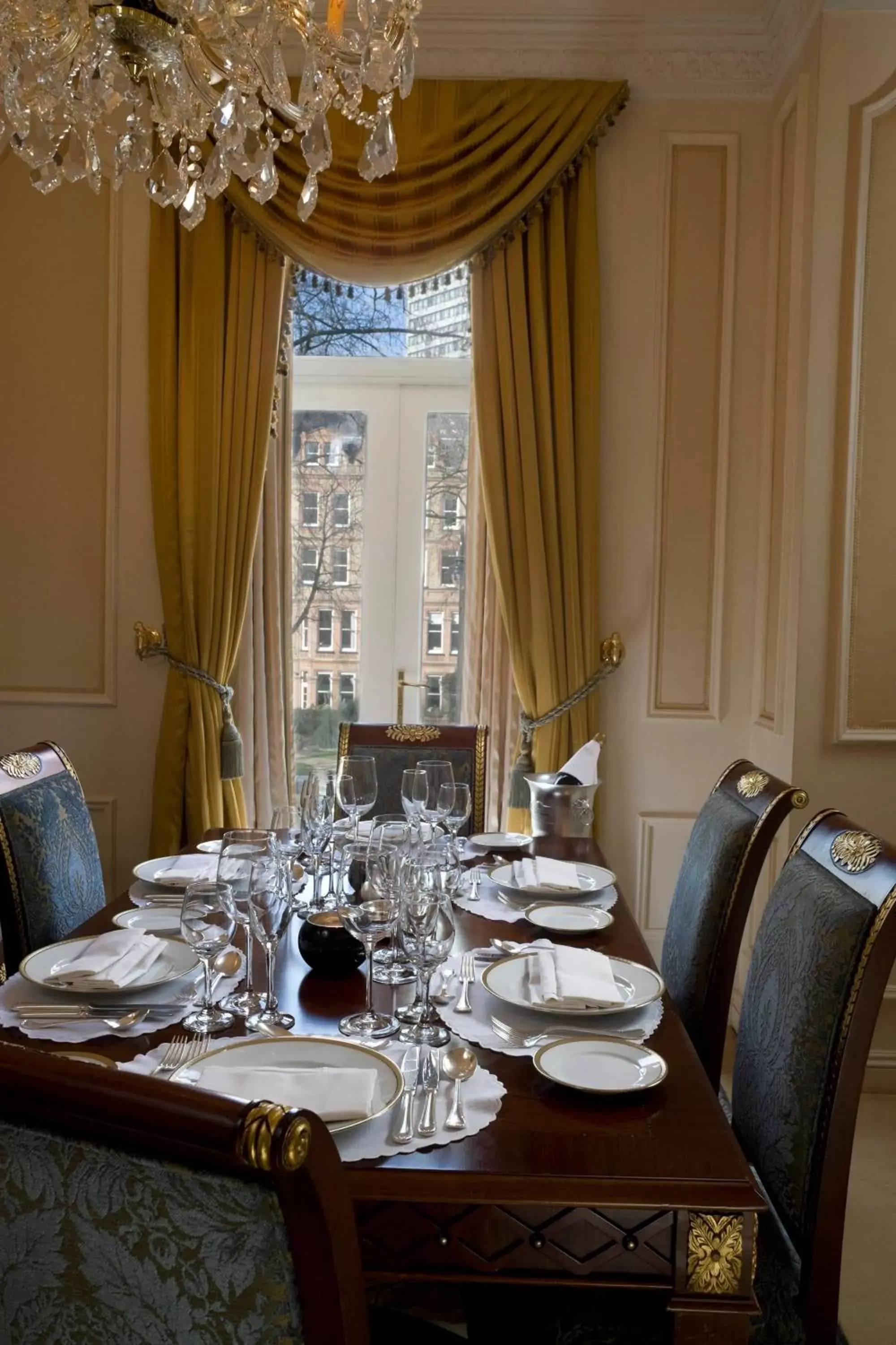 Business facilities, Restaurant/Places to Eat in Bentley London