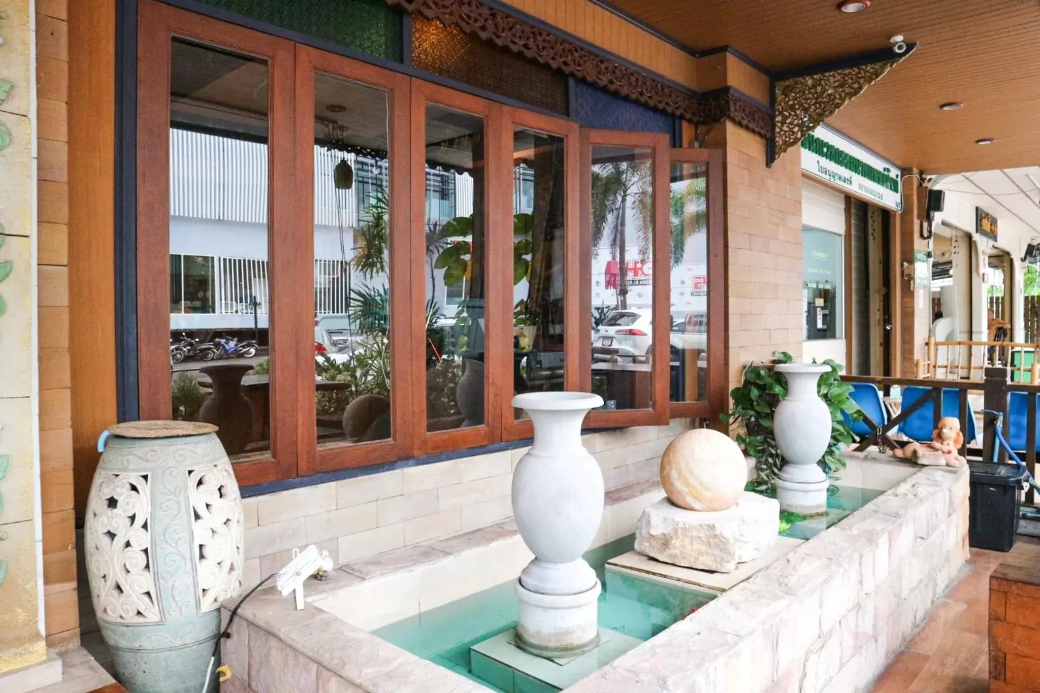 Property building in Ban Ao Thong