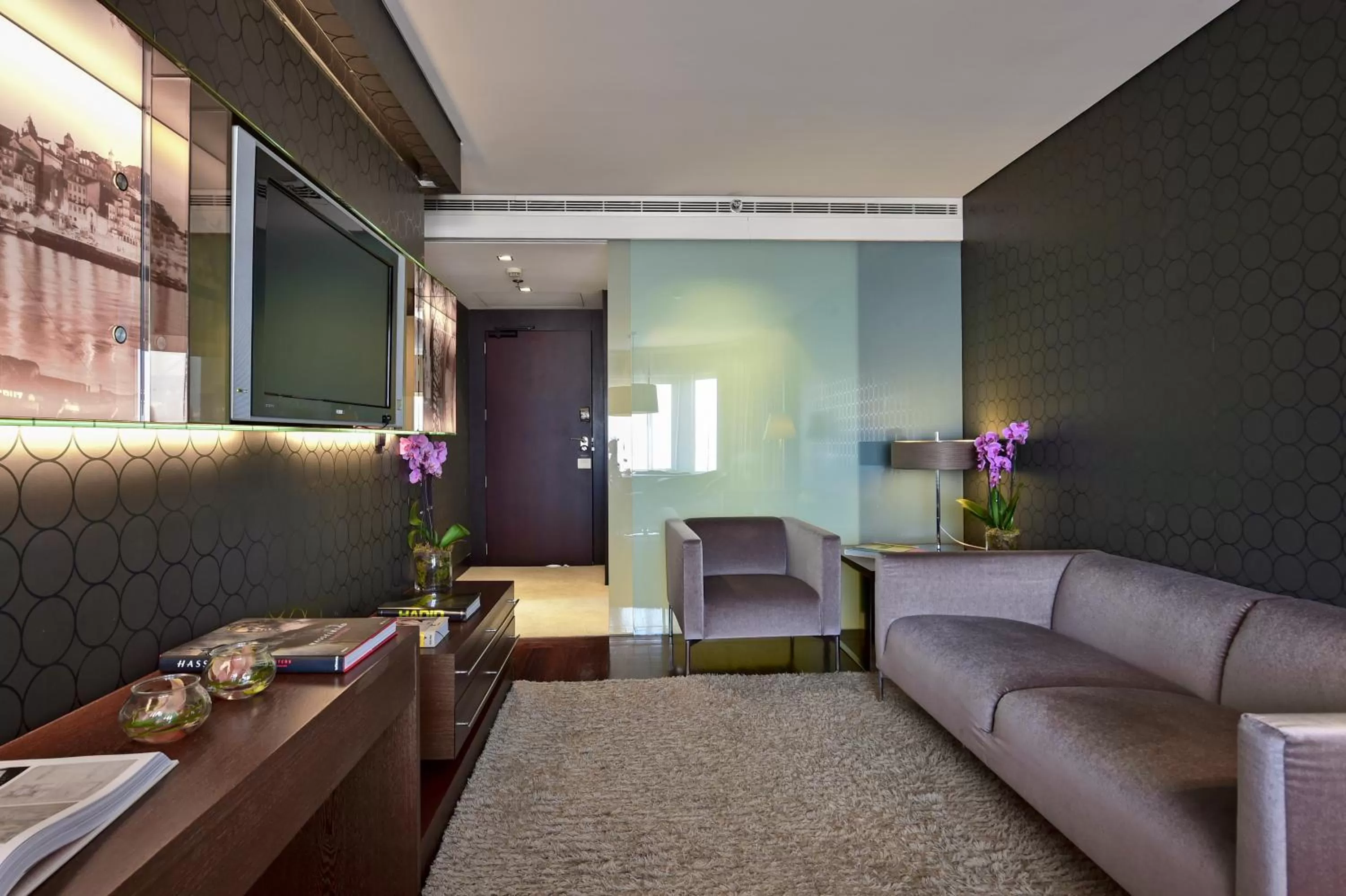 Living room in Porto Palácio Hotel by The Editory