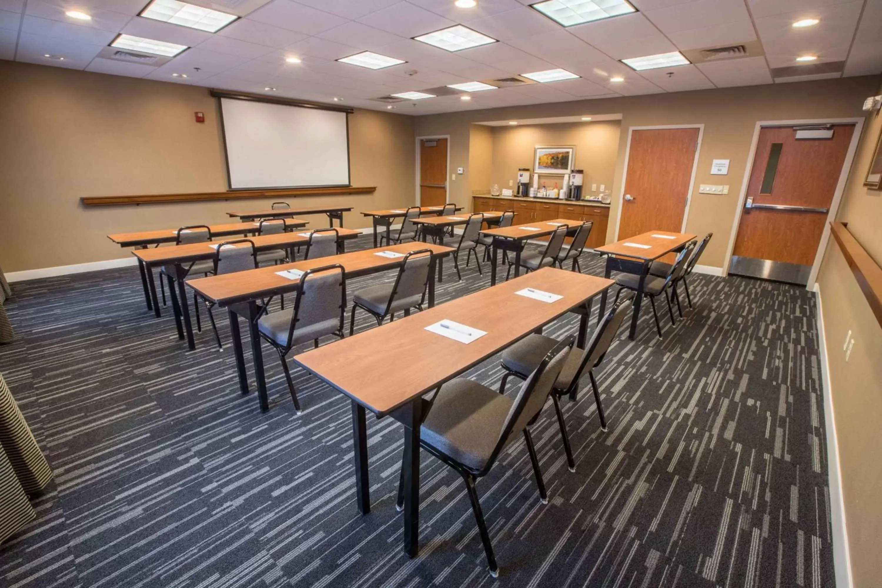 Meeting/conference room in Hampton Inn & Suites Tilton