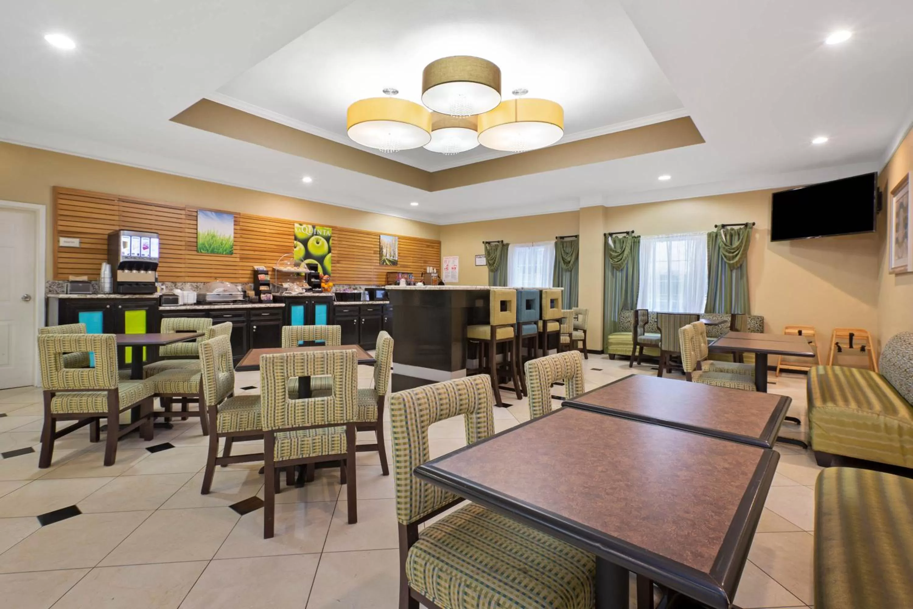 Breakfast in La Quinta by Wyndham Pearland