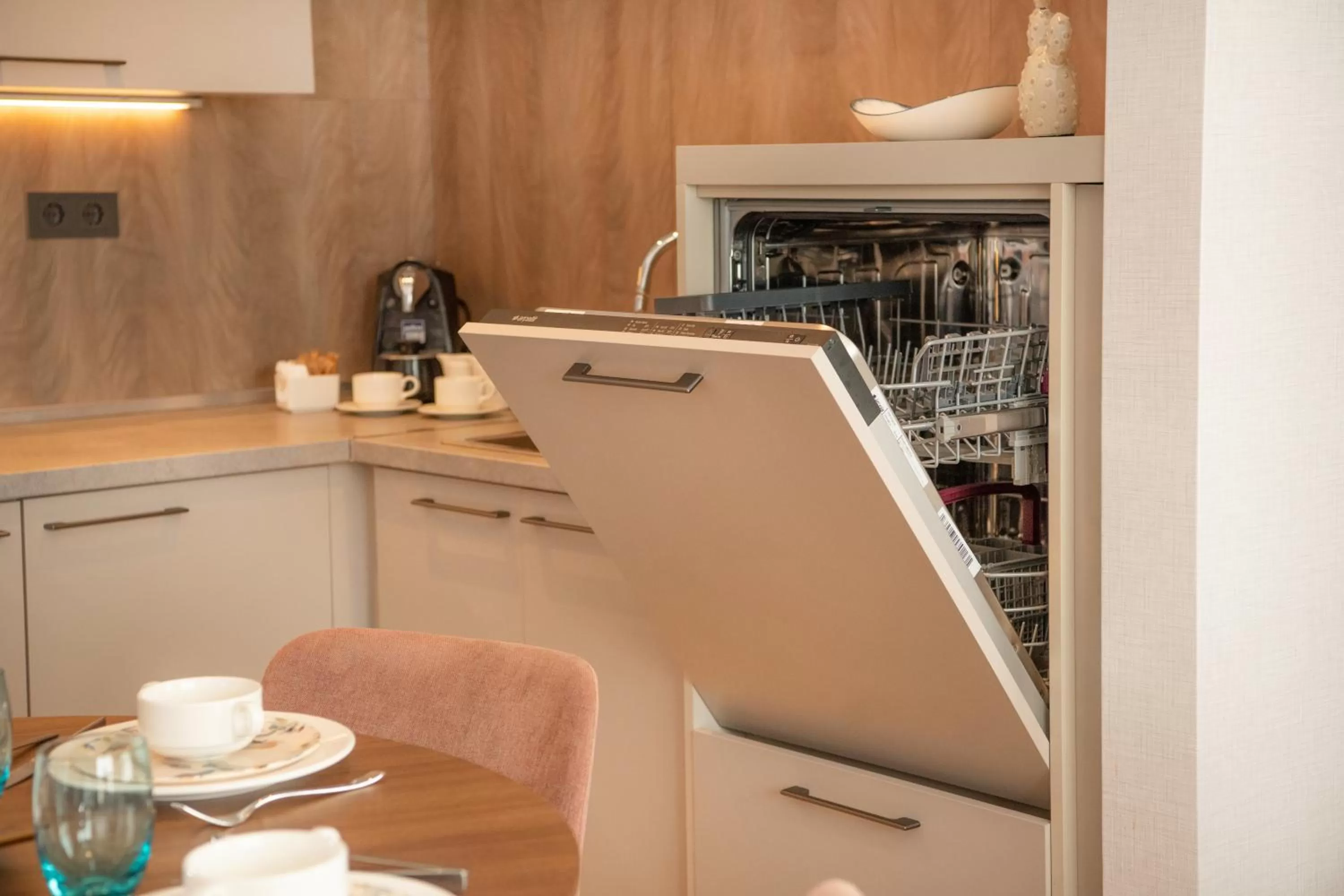 Kitchen or kitchenette in Antwell Suites