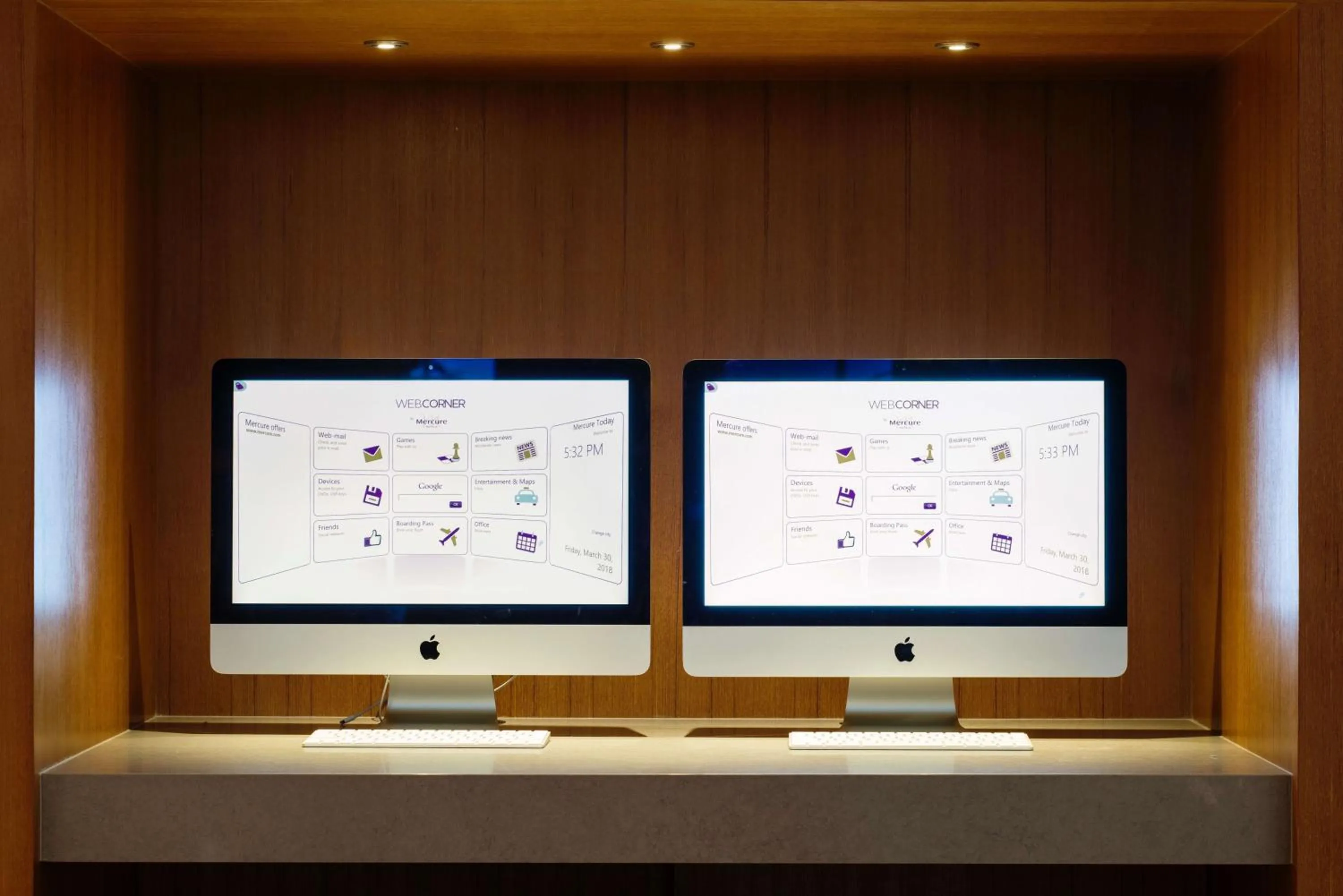 Lobby or reception in Novotel Singapore On Stevens