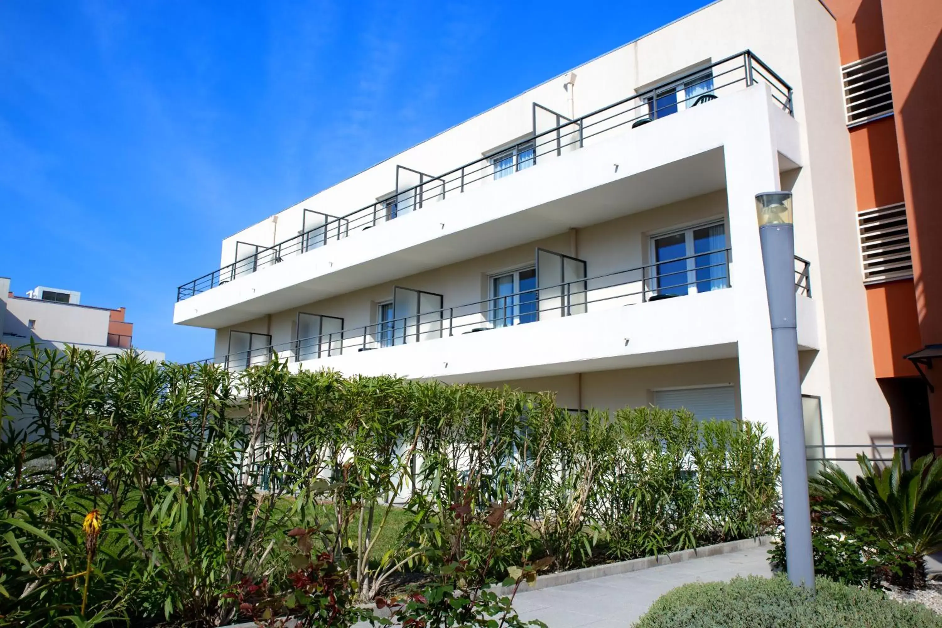 Facade/entrance, Property Building in Zenitude Hôtel-Résidences Cannes Mandelieu Confort