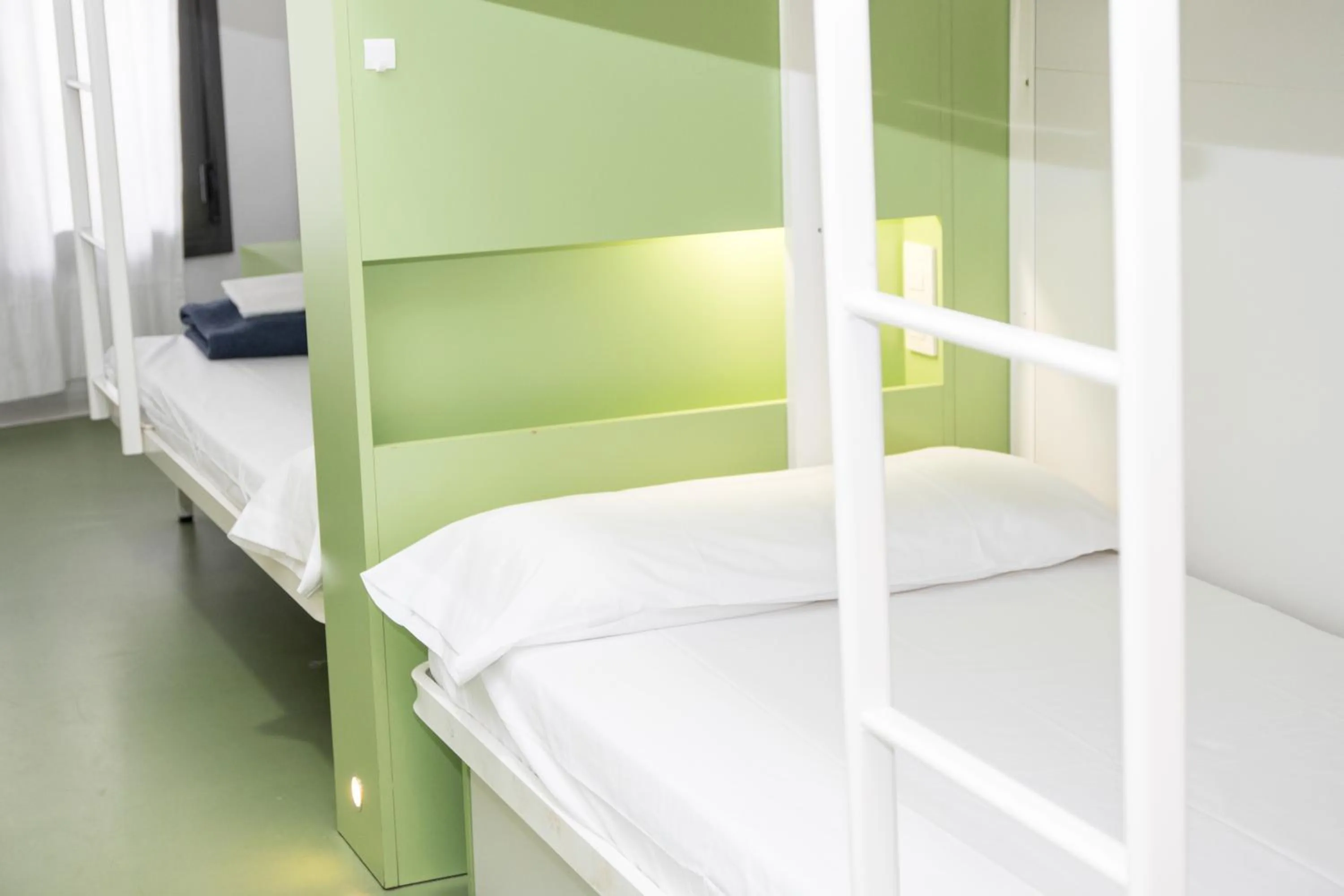 Decorative detail, Bed in Sant Jordi Hostels Sagrada Familia