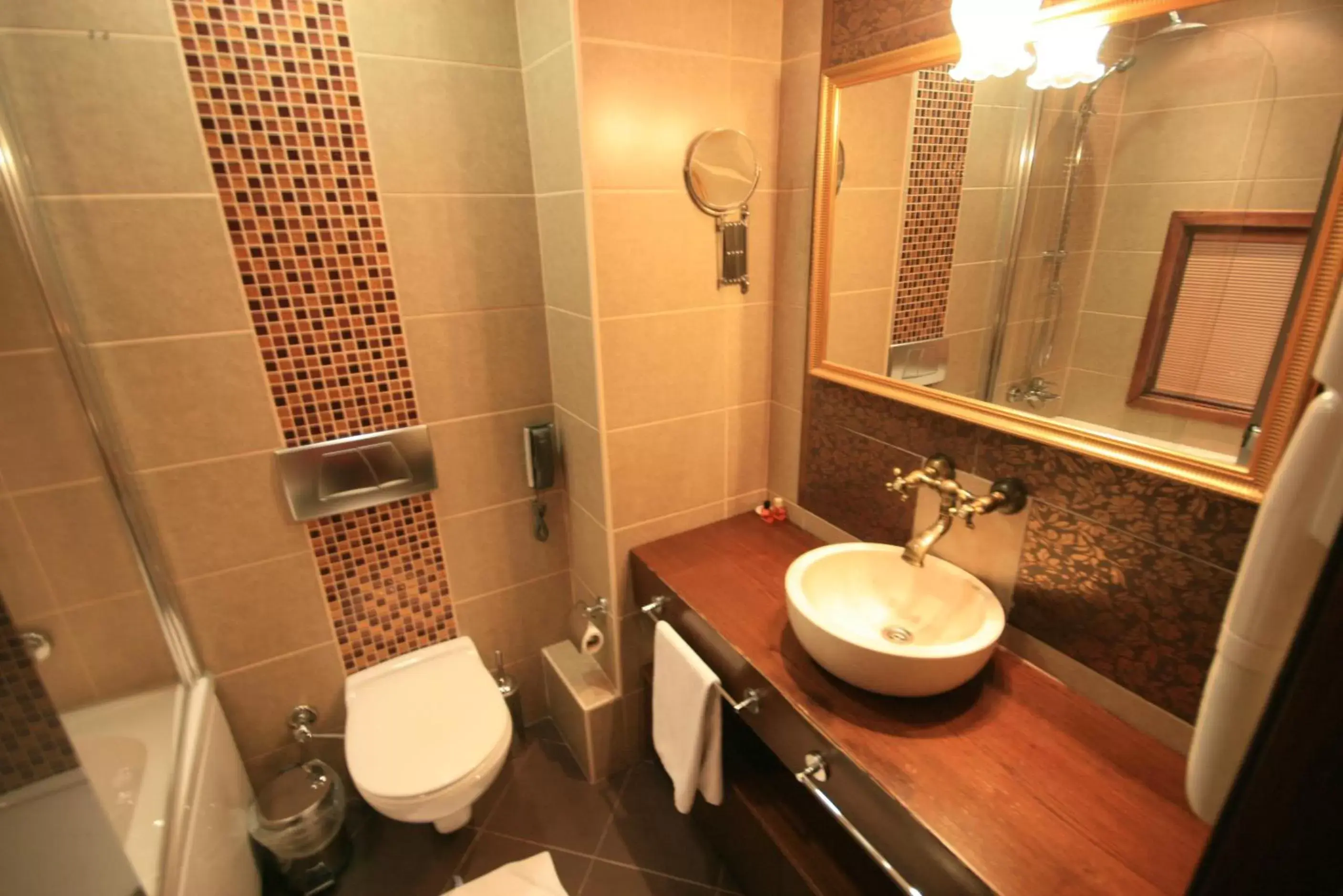 Shower, Bathroom in Mangana Konak Hotel