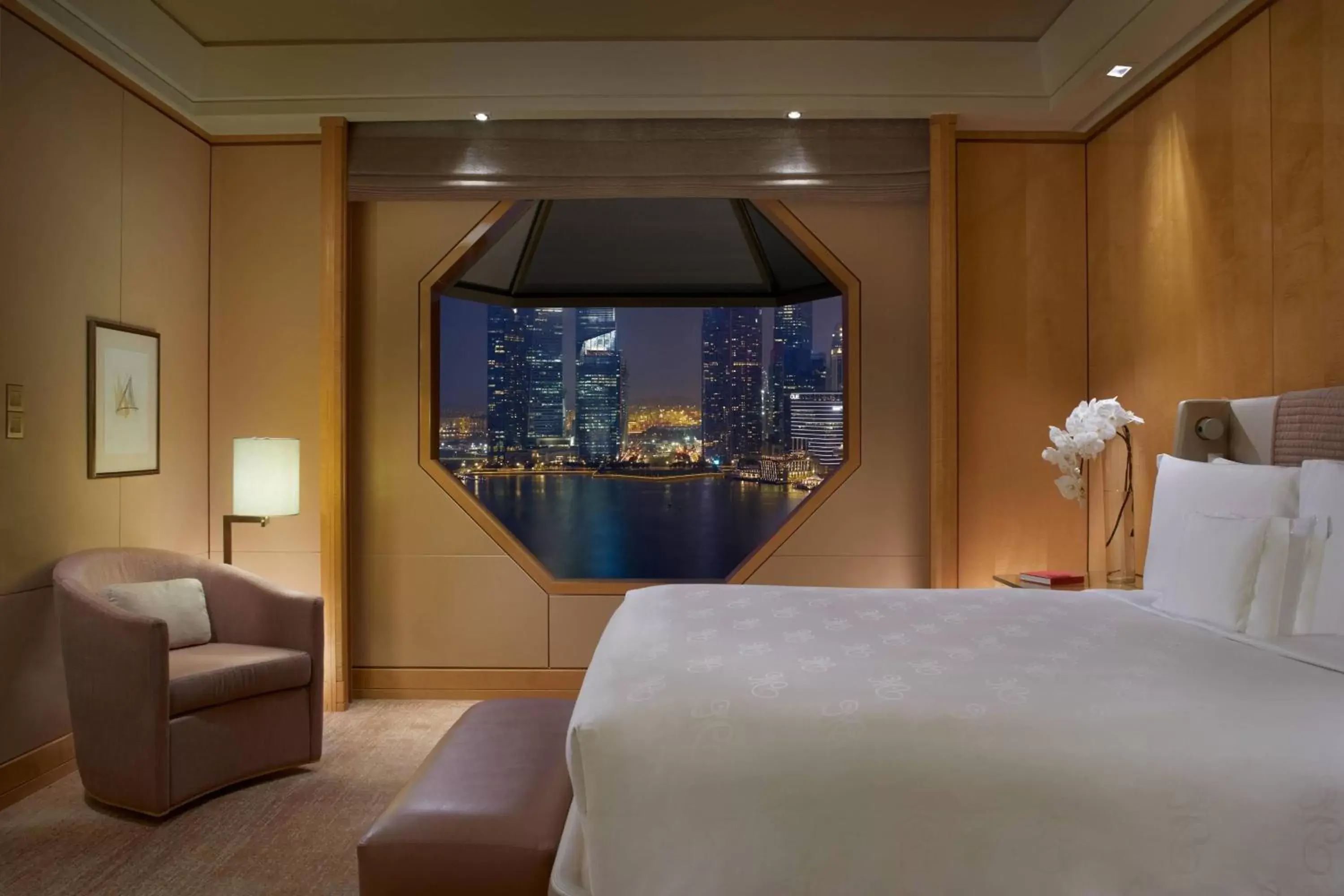 Bedroom, TV/Entertainment Center in The Ritz-Carlton, Millenia Singapore