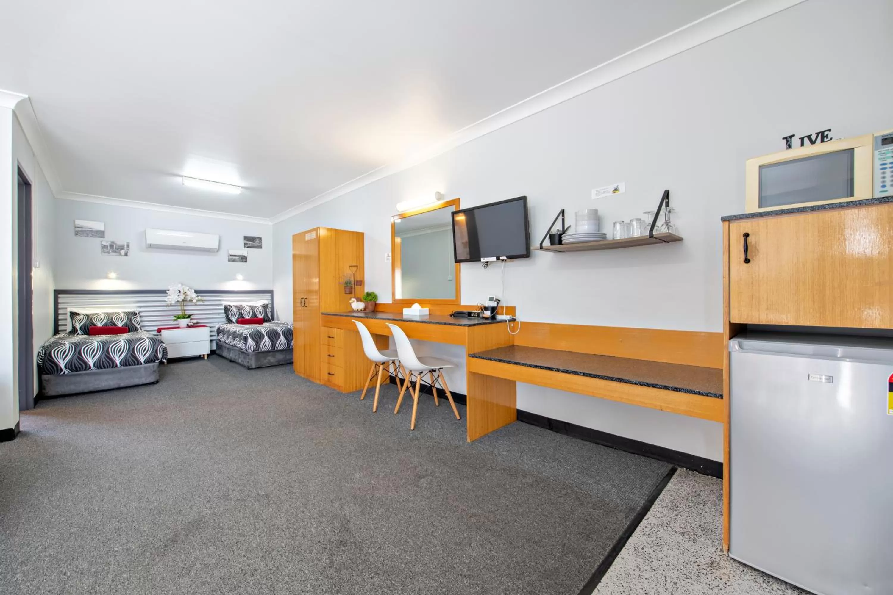 Bedroom in Shearing Shed Motor Inn