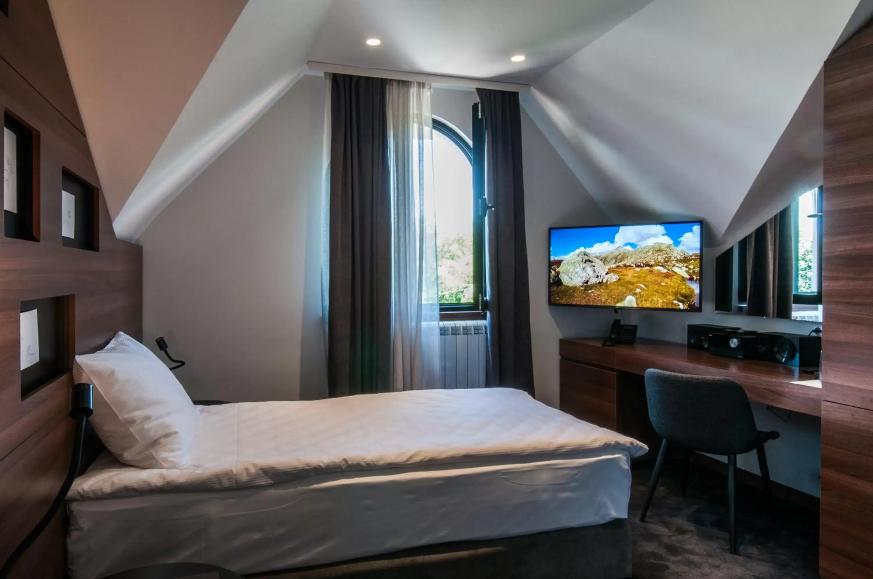 Bed in Best Western Premier Natalija Residence