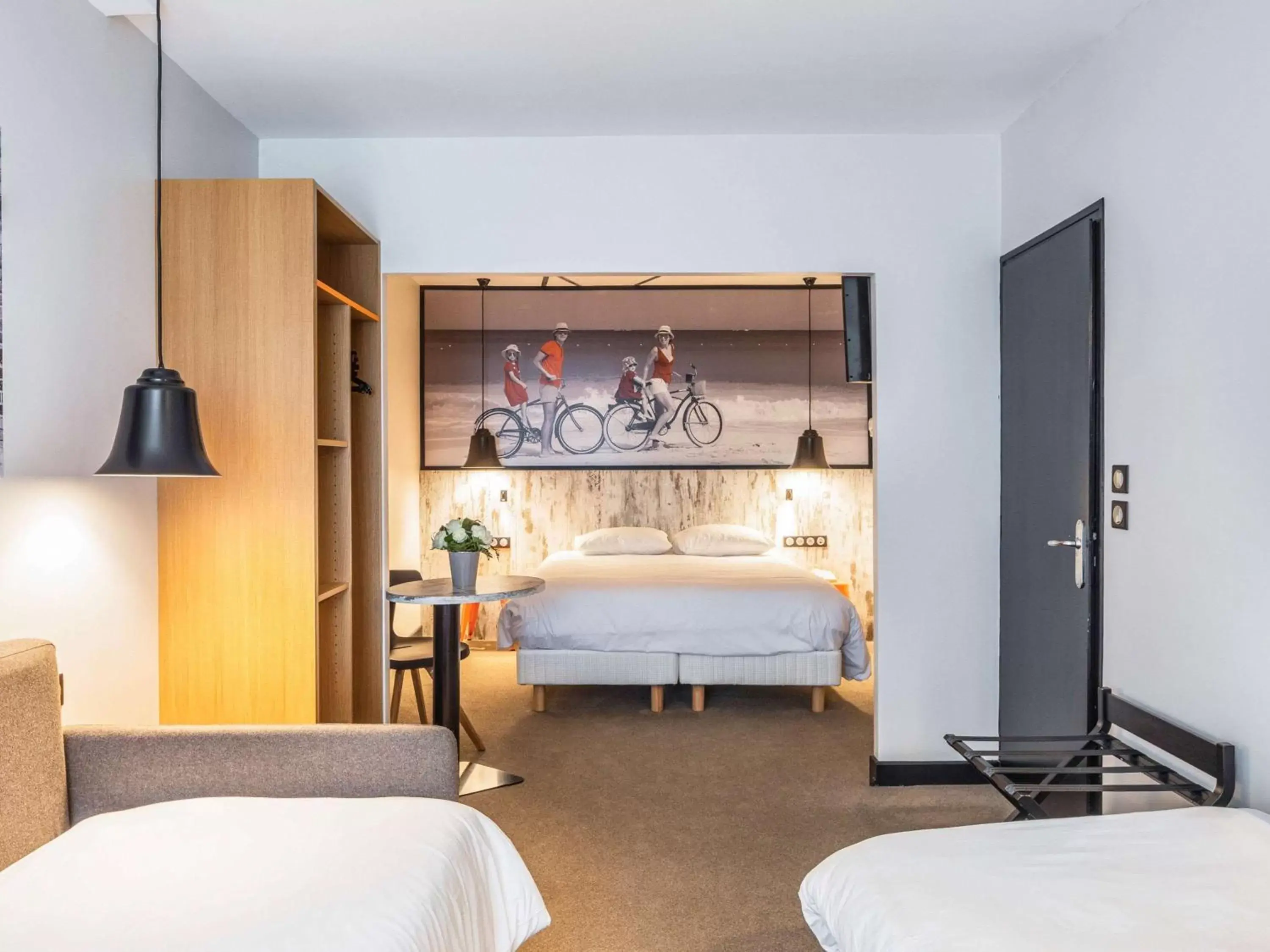 Photo of the whole room, Bed in ibis Styles Dinan Centre Ville