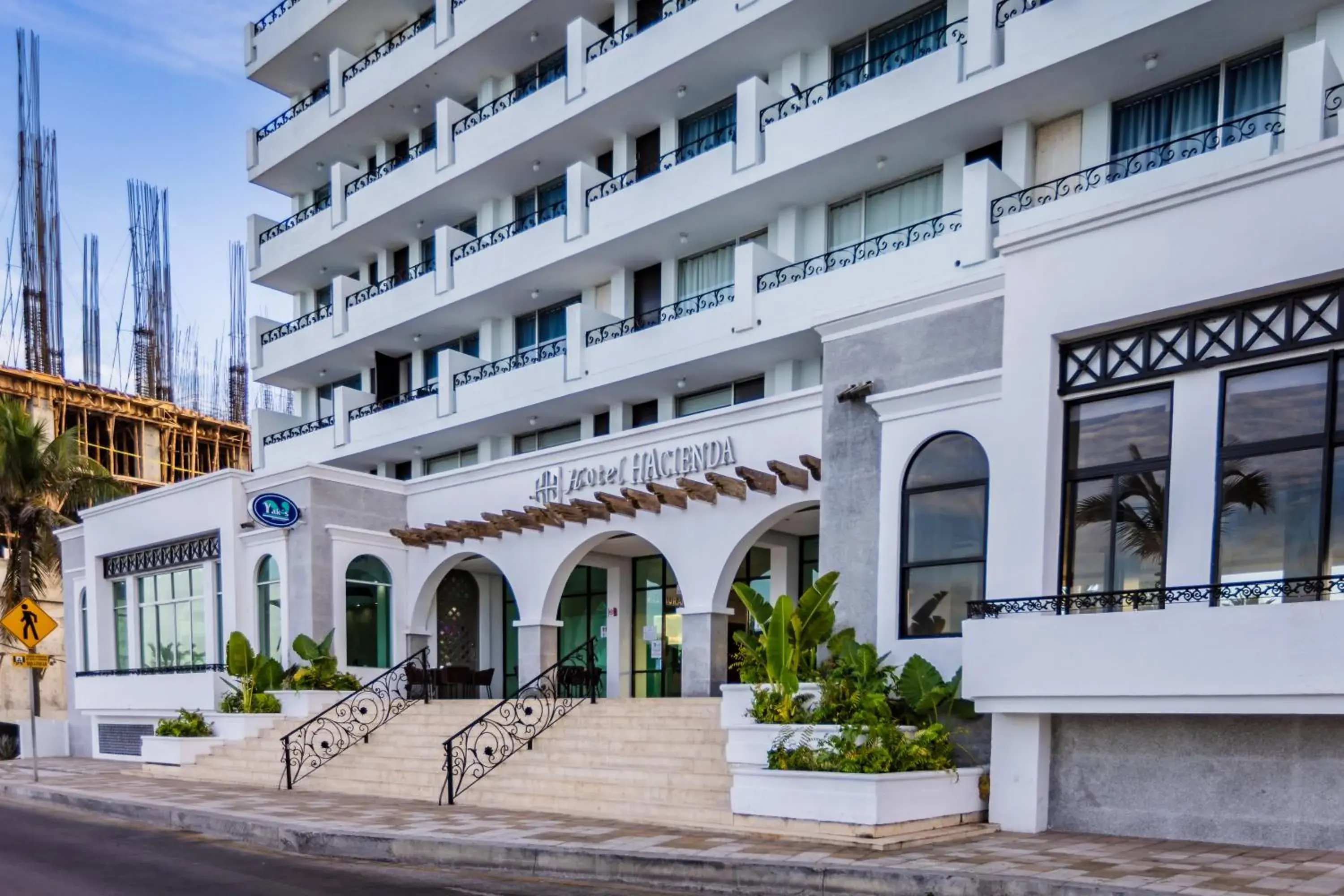 Facade/entrance in Hacienda Mazatlán sea view Facade/entrance in Hacienda Mazatlán sea view