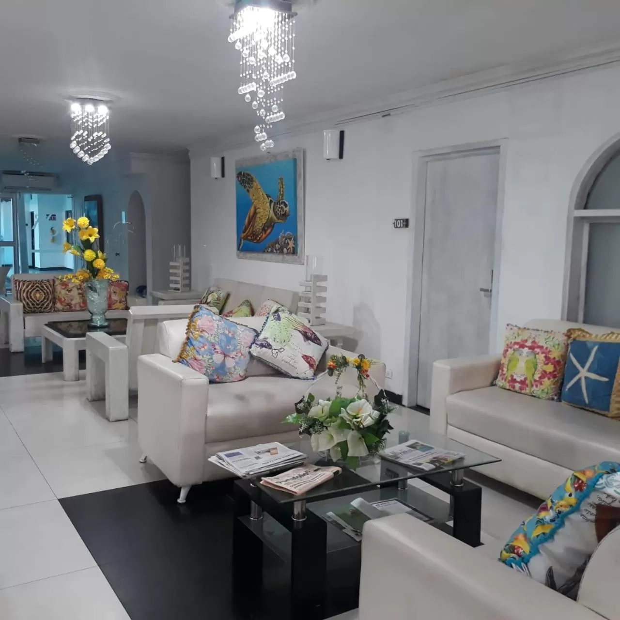 Communal lounge/ TV room in Hotel Bocagrande By GEH Suites