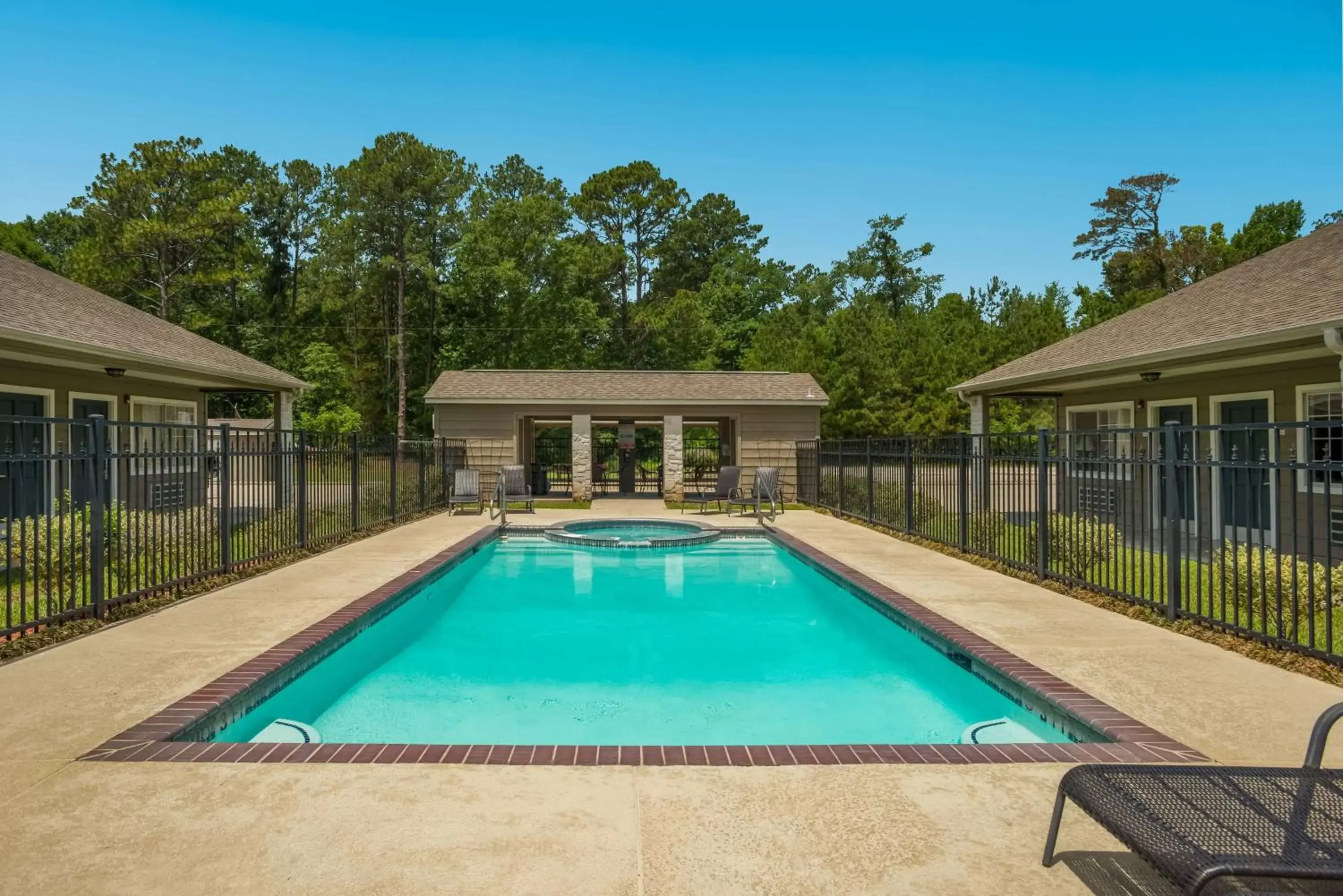 Pool view, Swimming Pool in SureStay Hotel by Best Western Leesville