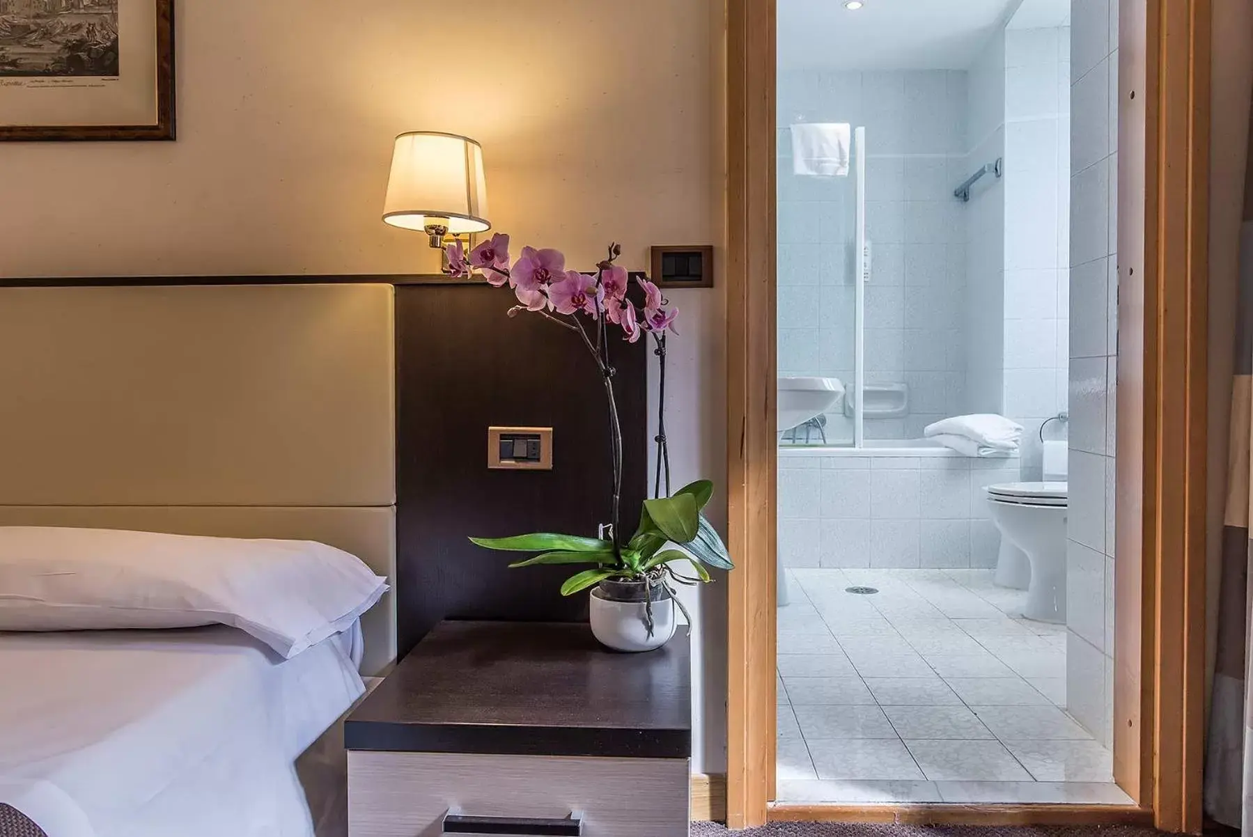 Bedroom, Bathroom in Hotel Tritone